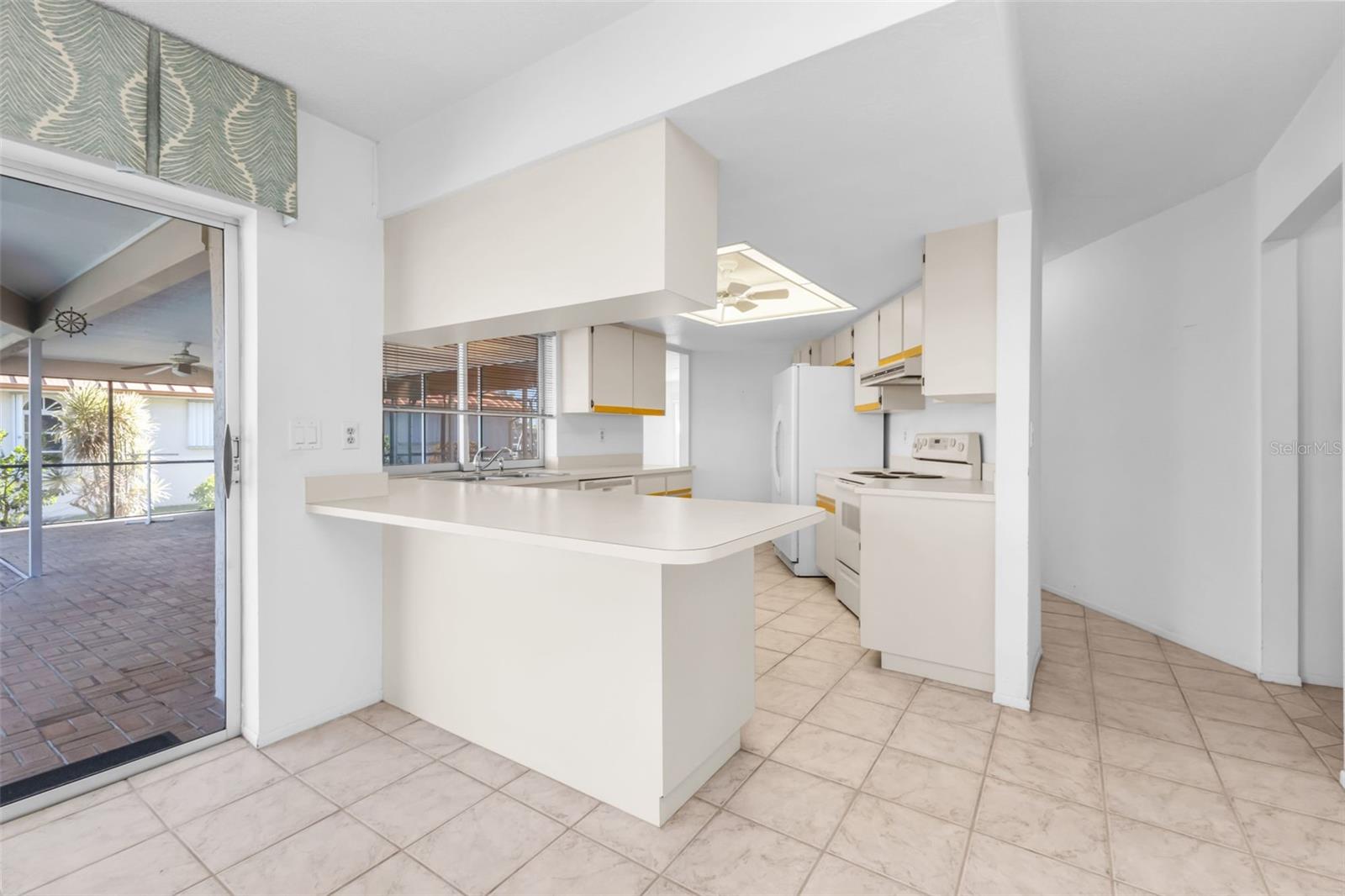 Image 2 of 40 For 1680 Via Bianca