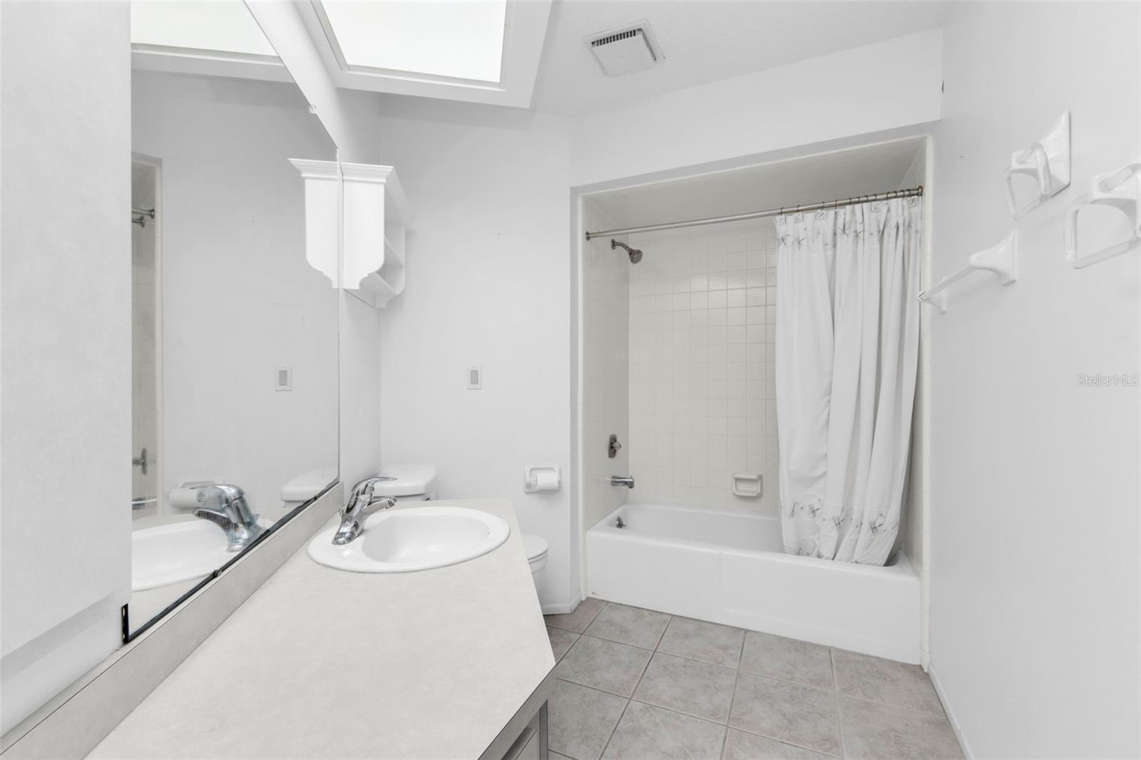 Image 24 of 40 For 1680 Via Bianca