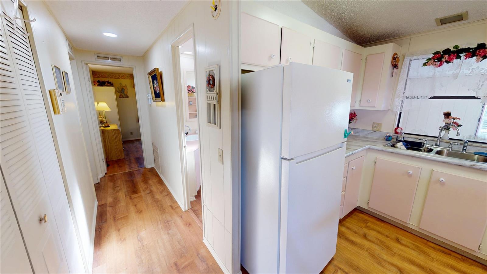 Image 13 of 32 For 4361 Riverside Drive