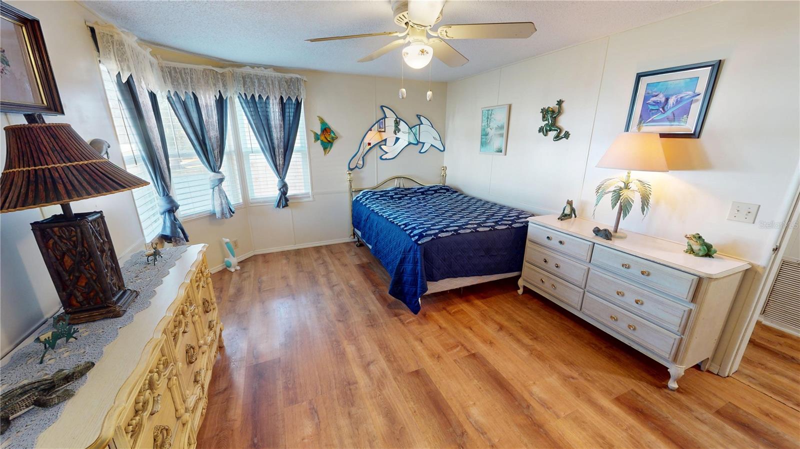 Image 18 of 32 For 4361 Riverside Drive