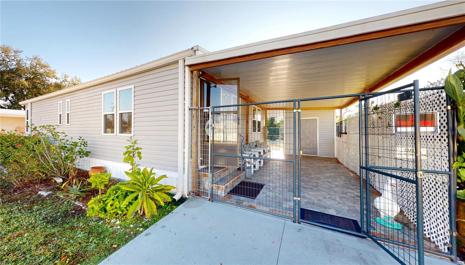 Image 3 of 32 For 4361 Riverside Drive