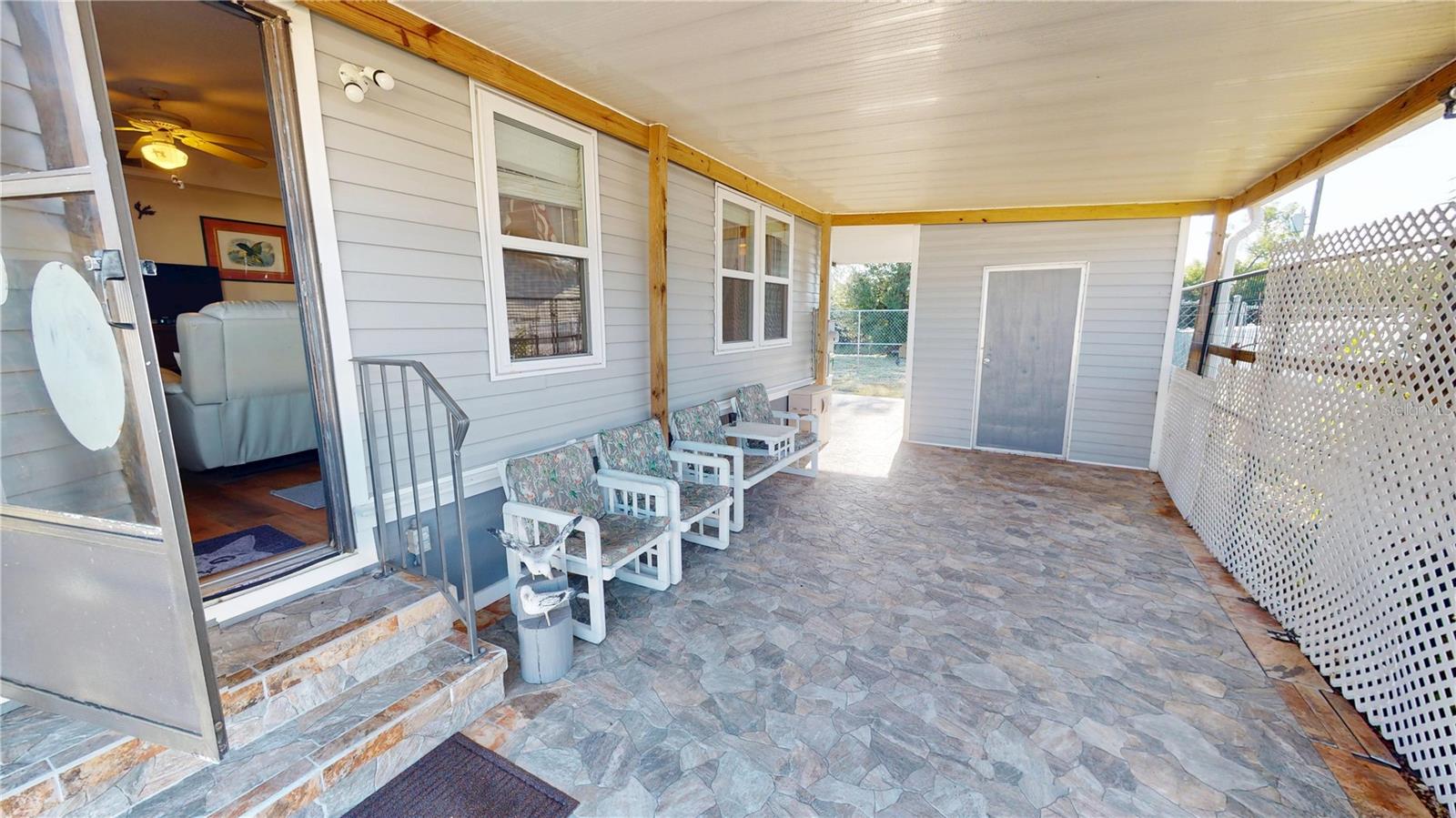 Image 4 of 32 For 4361 Riverside Drive