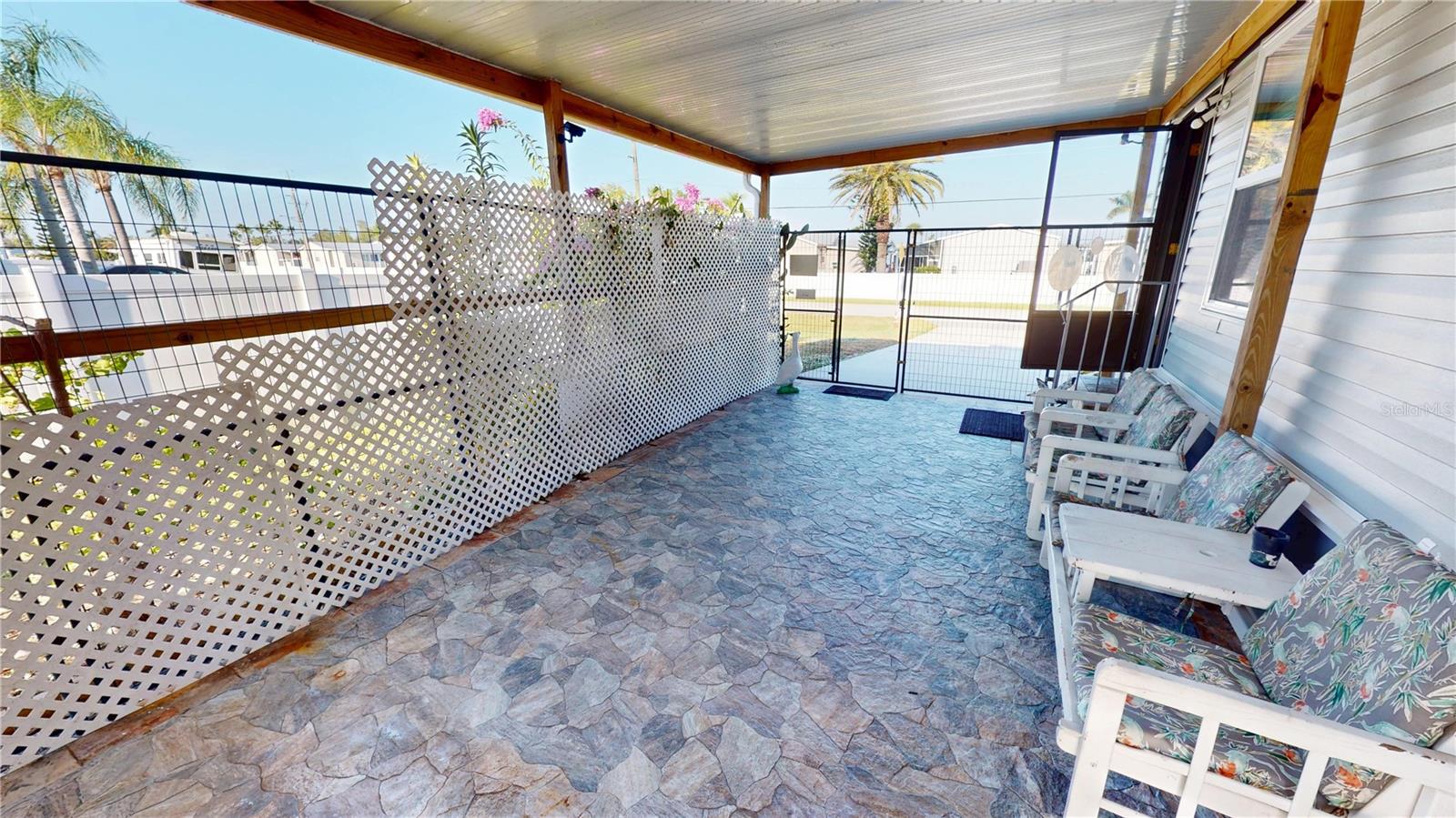 Image 5 of 32 For 4361 Riverside Drive