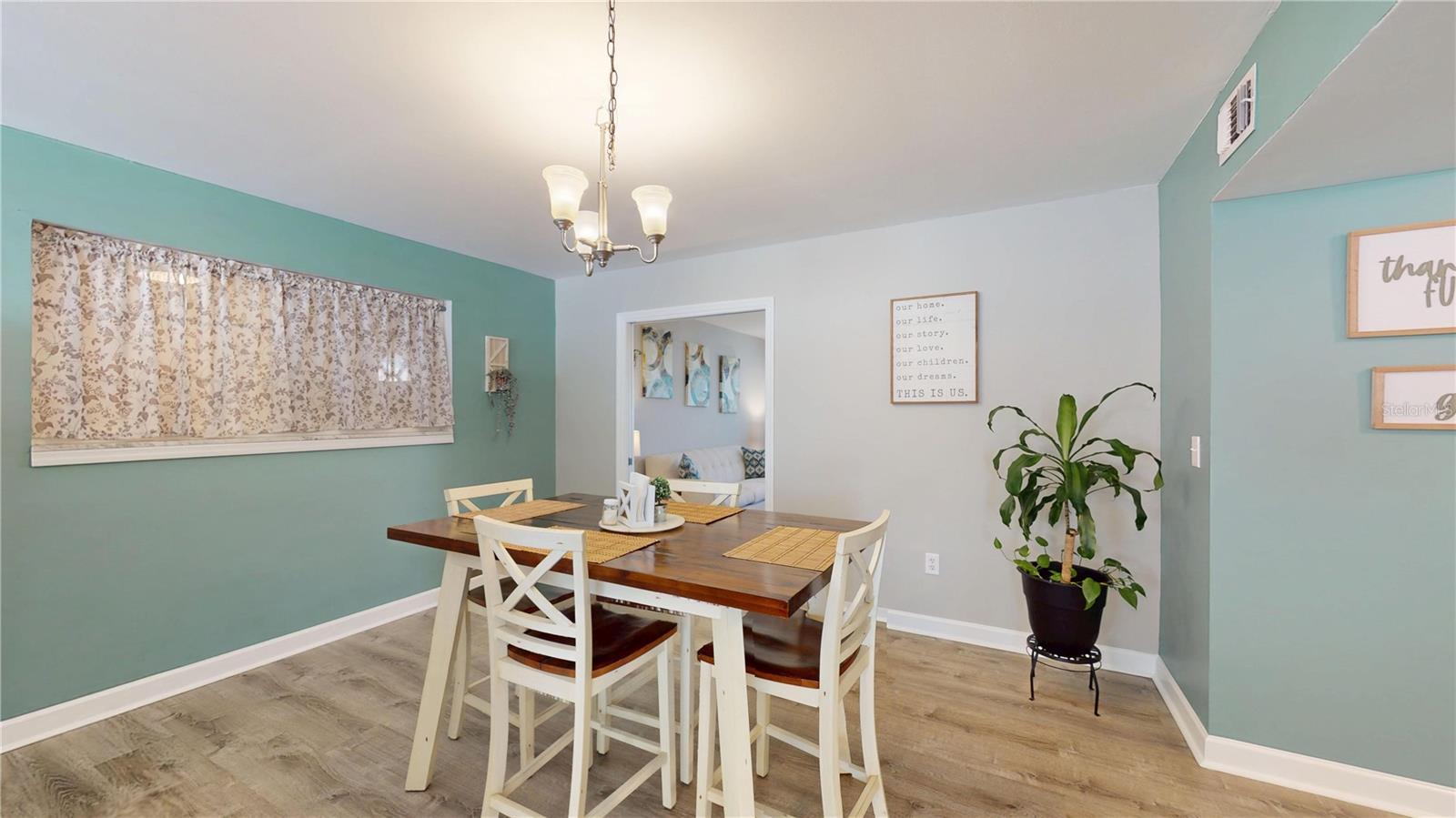 Image 8 of 35 For 20407 Albury Drive