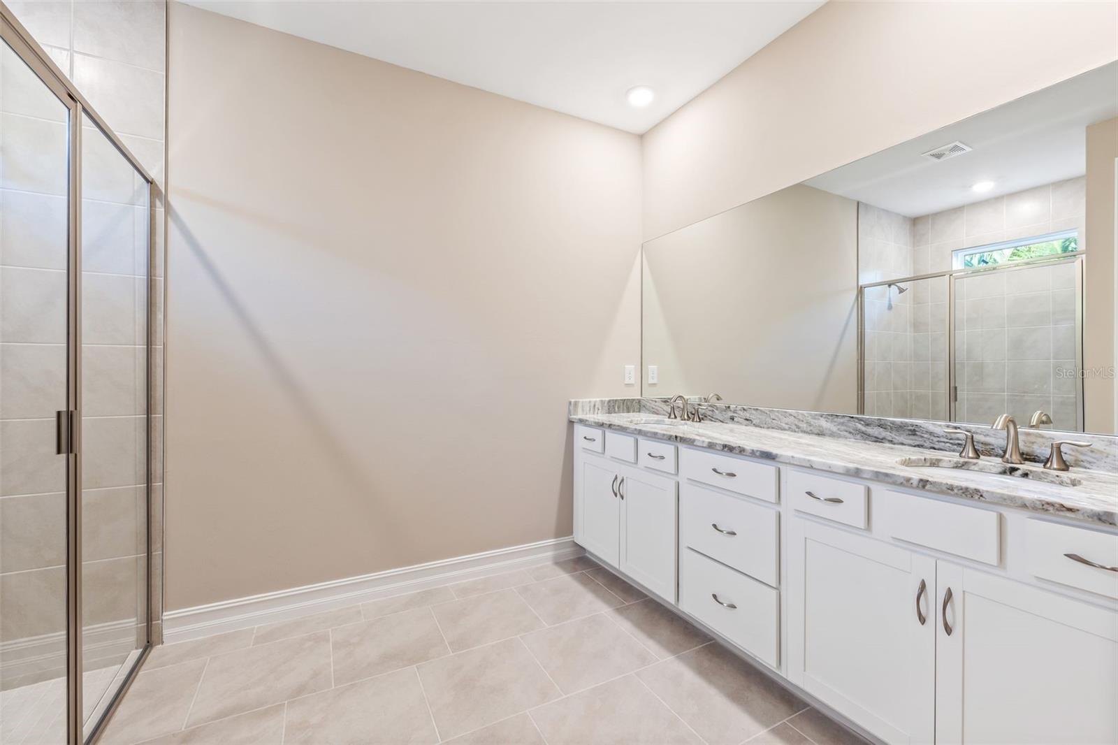 Image 12 of 21 For 2064 New Castle Lane