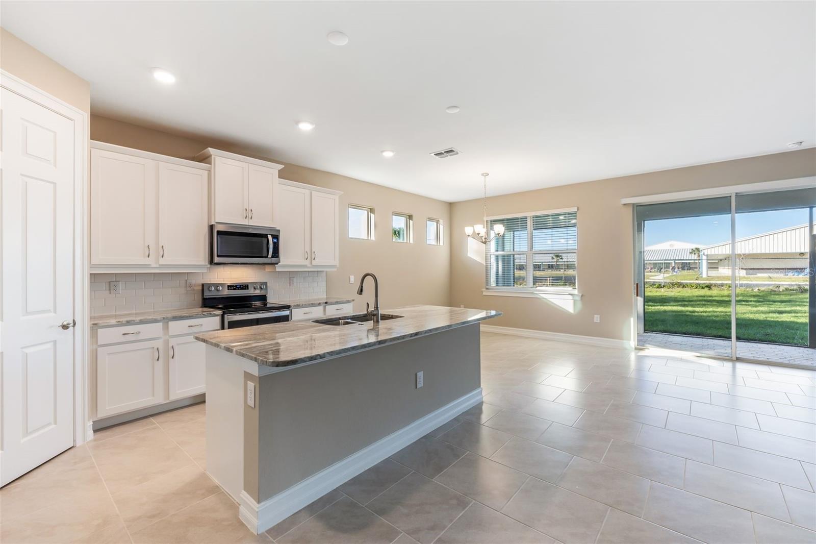 Image 13 of 21 For 2064 New Castle Lane