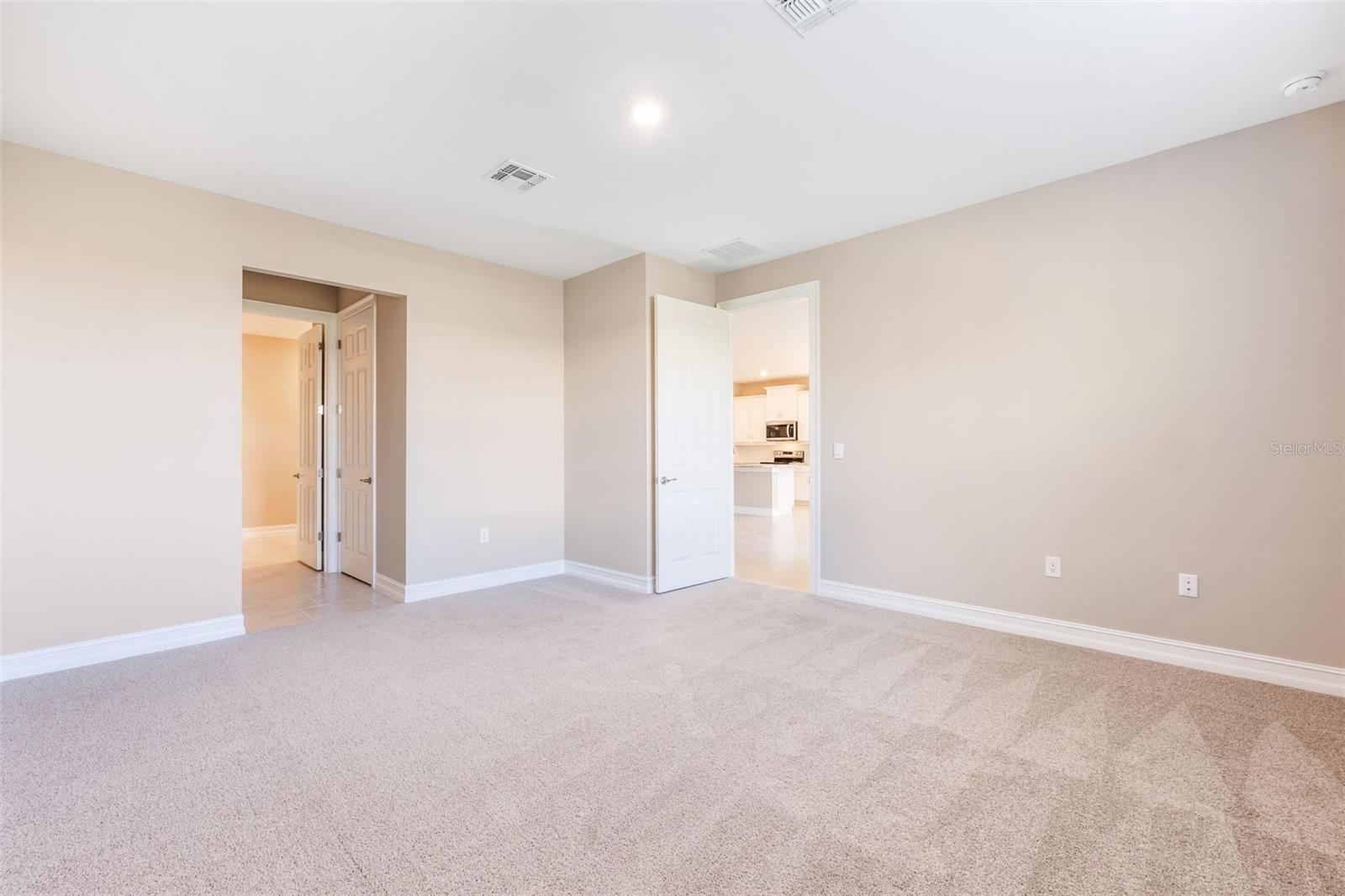 Image 15 of 21 For 2064 New Castle Lane