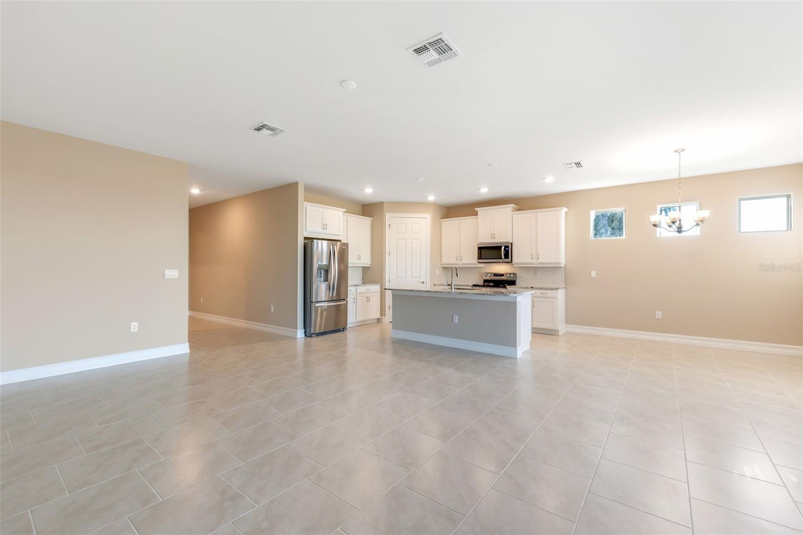 Image 16 of 21 For 2064 New Castle Lane