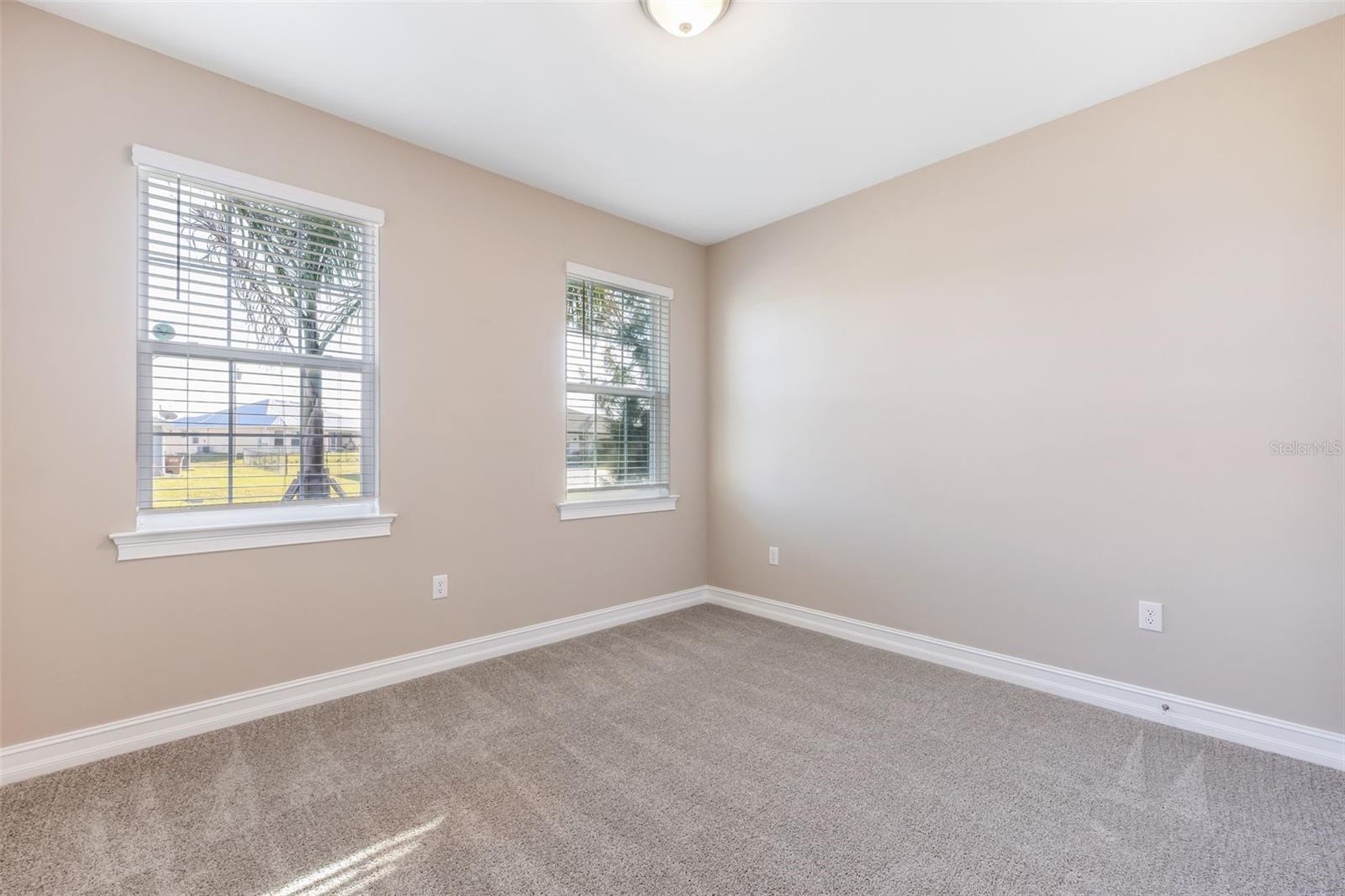 Image 20 of 21 For 2064 New Castle Lane