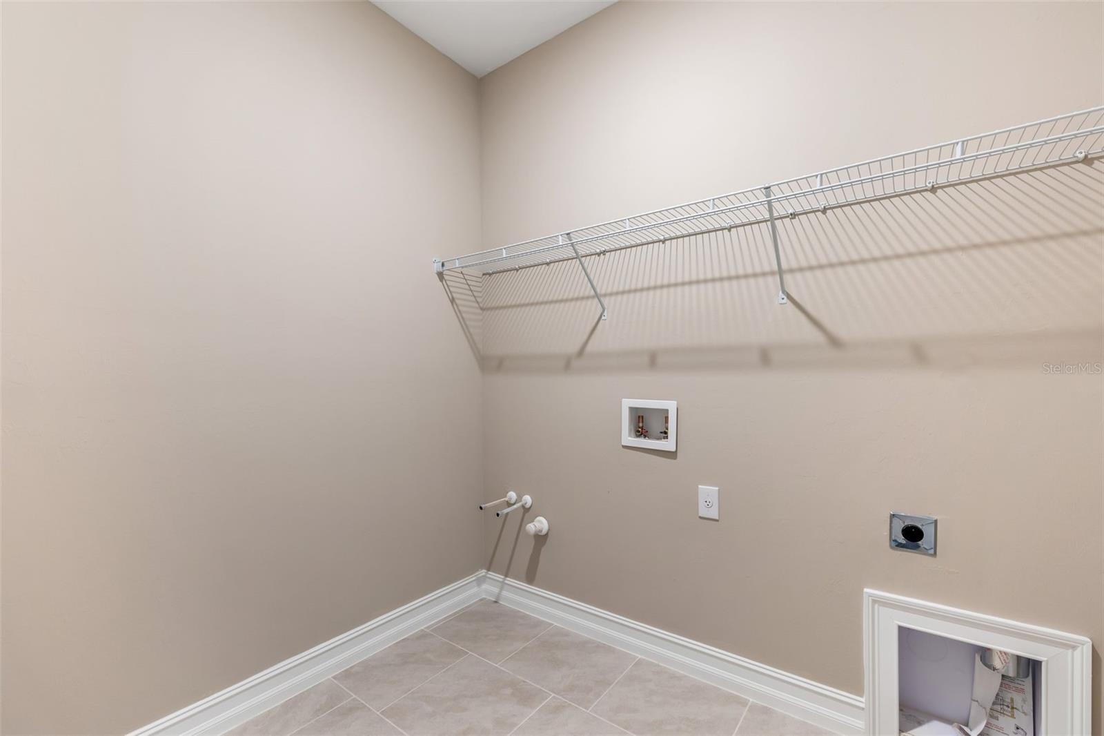 Image 9 of 21 For 2064 New Castle Lane