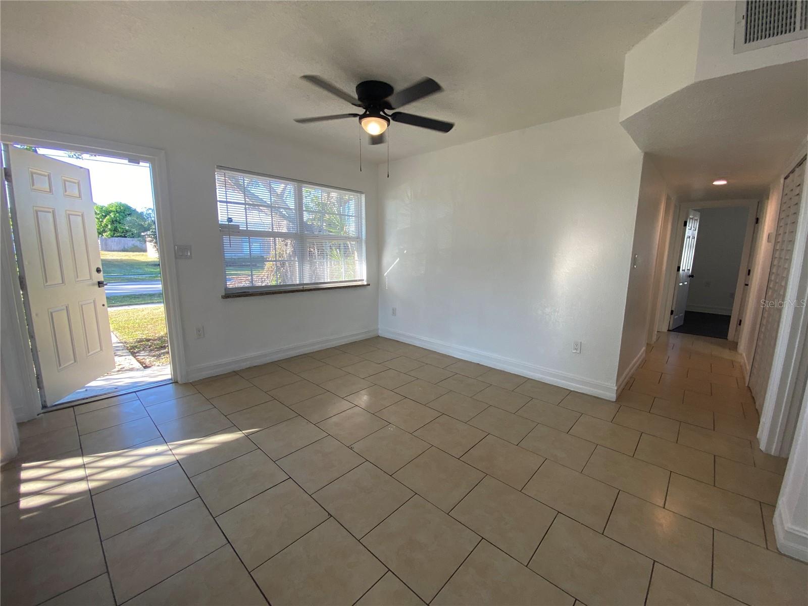 Image 5 of 19 For 21995 Catherine Avenue