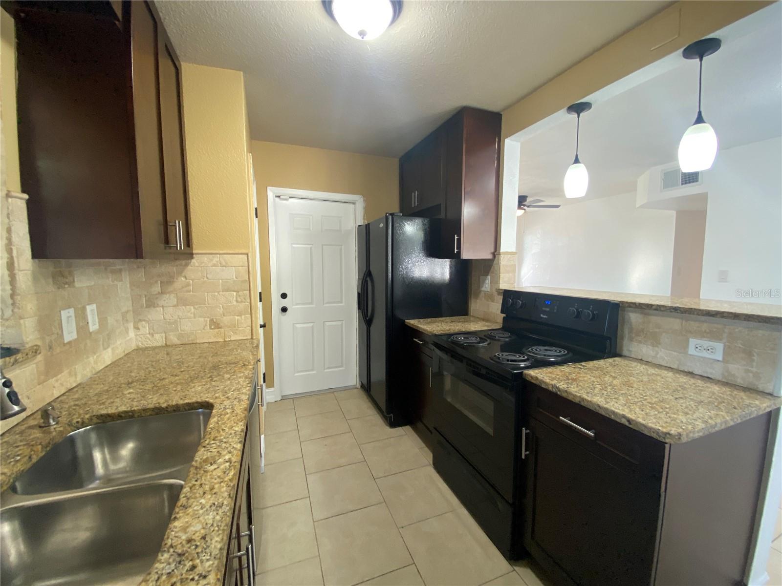 Image 9 of 19 For 21995 Catherine Avenue