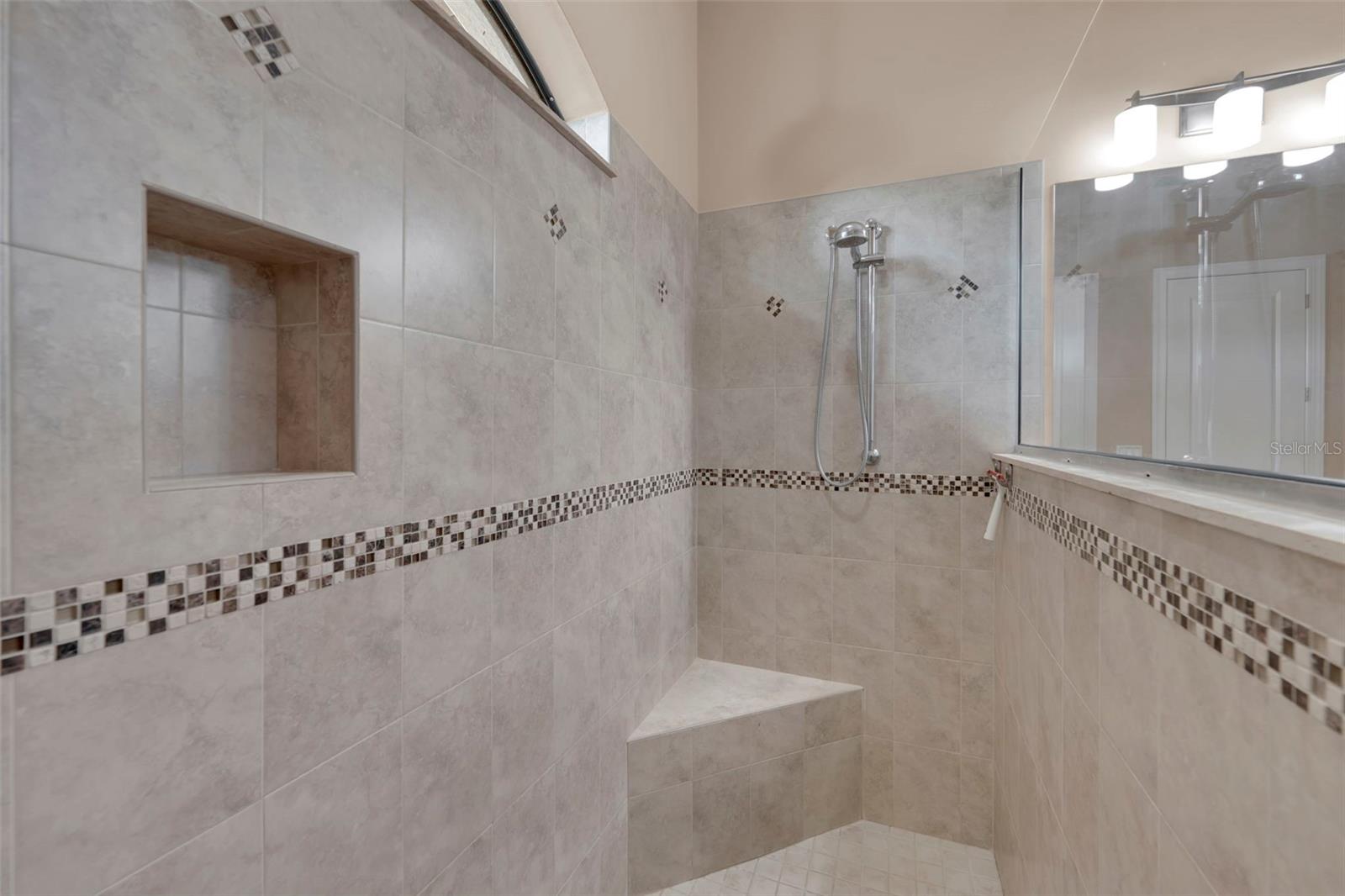 Image 19 of 43 For 2604 26th Terrace