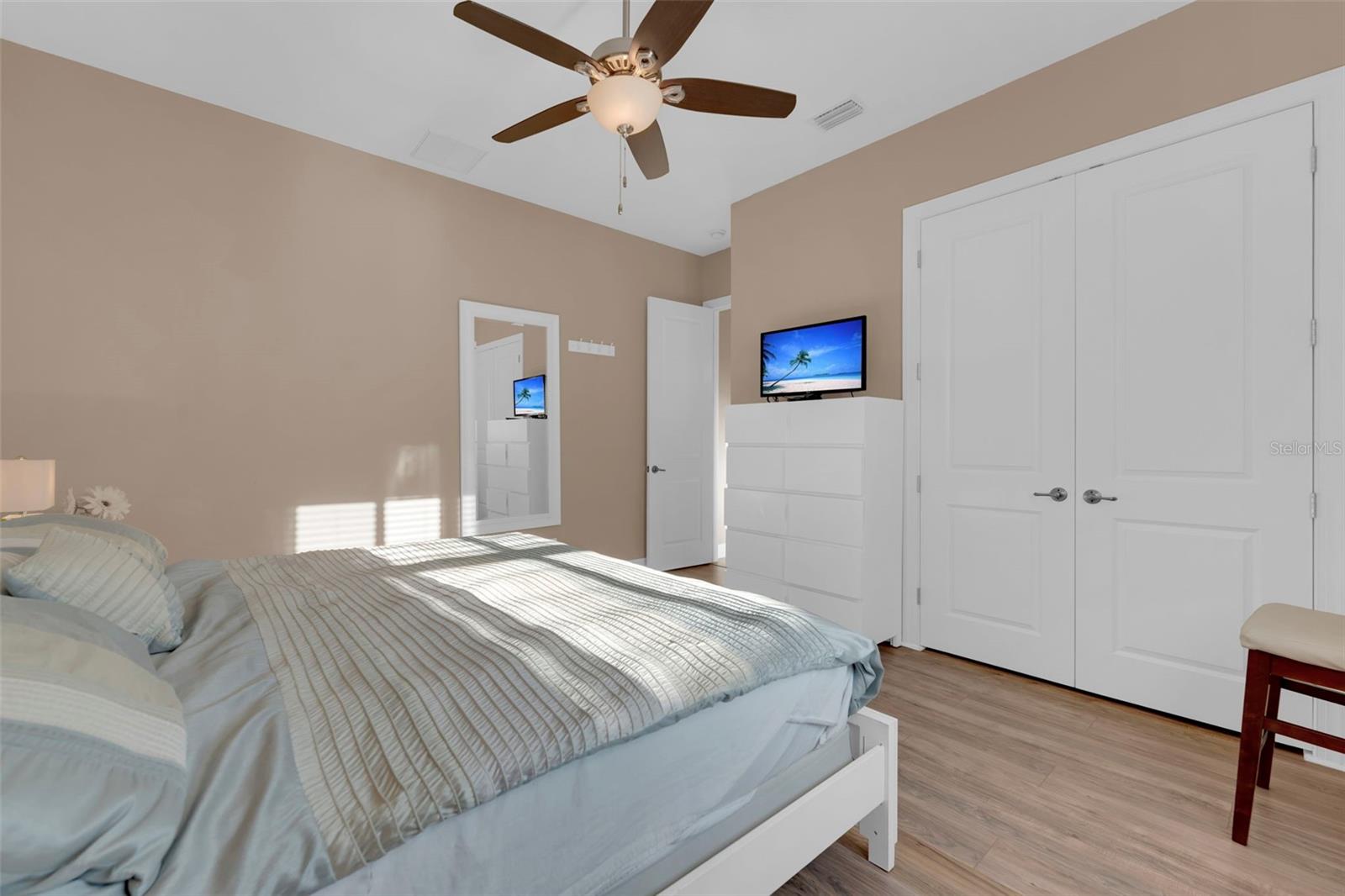 Image 26 of 43 For 2604 26th Terrace