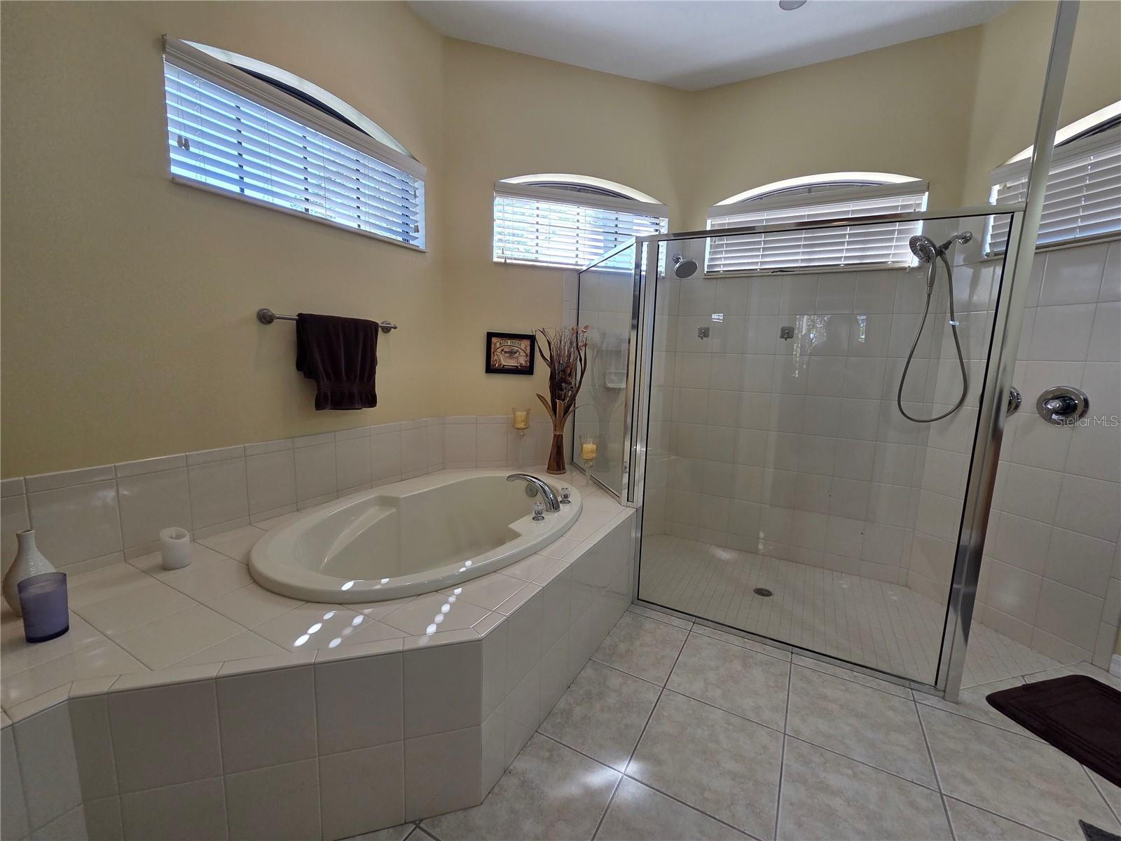 Image 16 of 24 For 24412 Lakeview Place