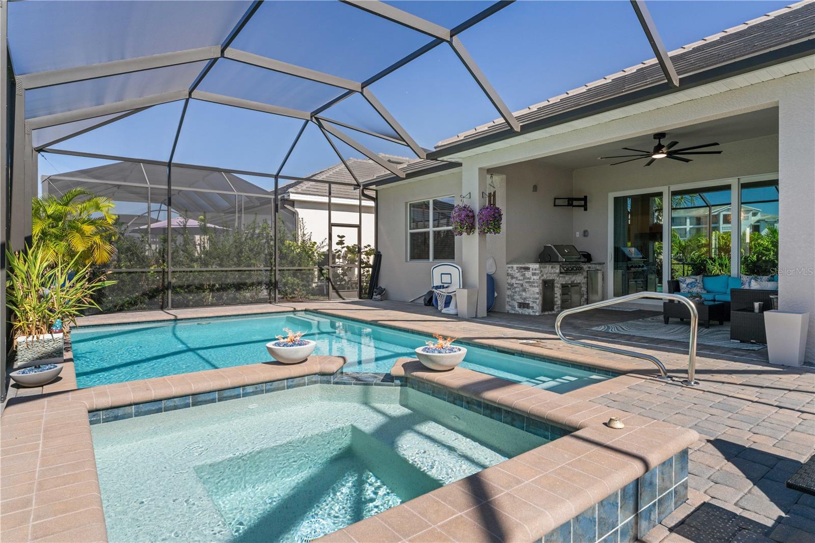 Image 11 of 100 For 25024 Longmeadow Drive