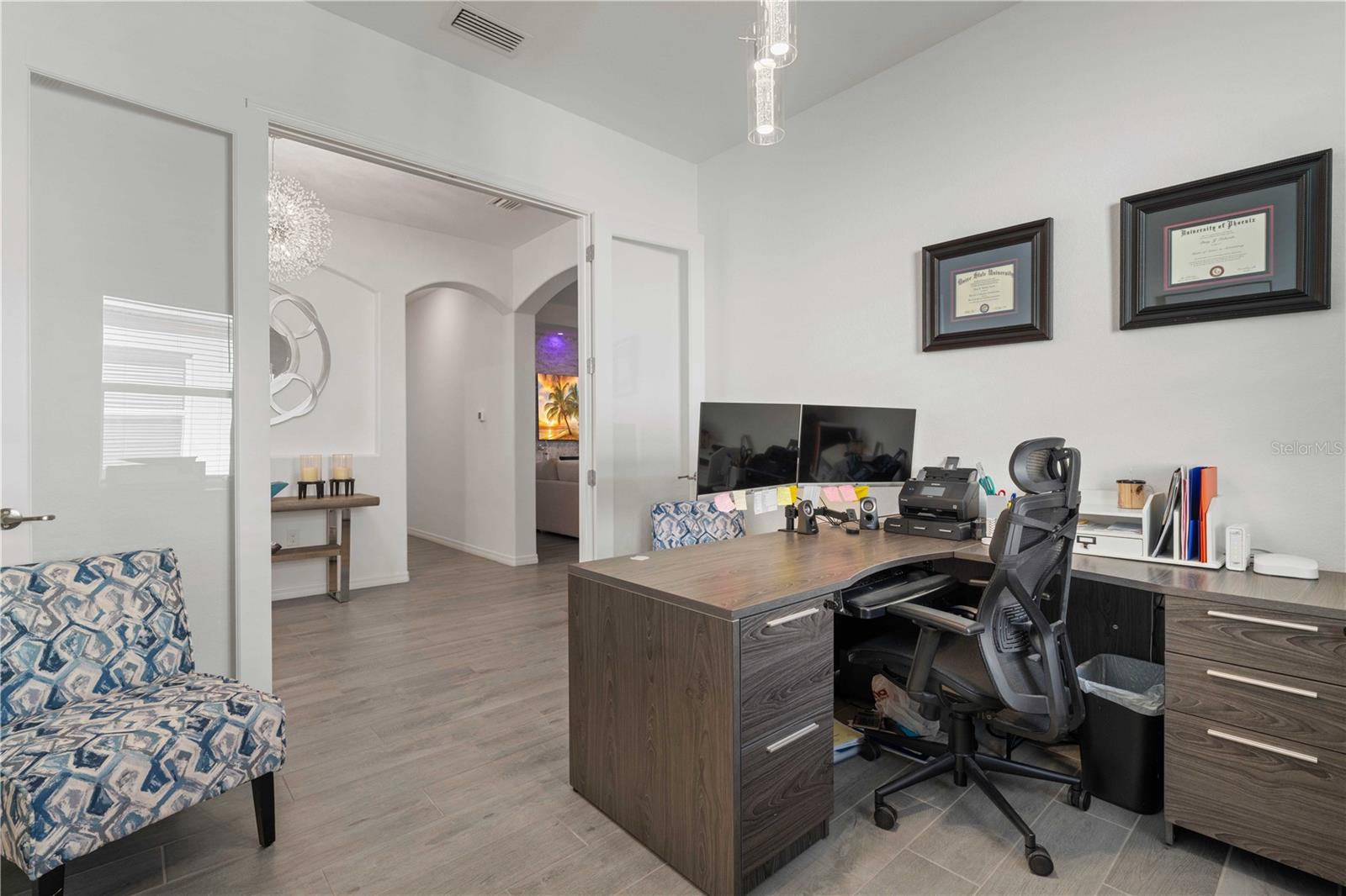 Image 22 of 100 For 25024 Longmeadow Drive