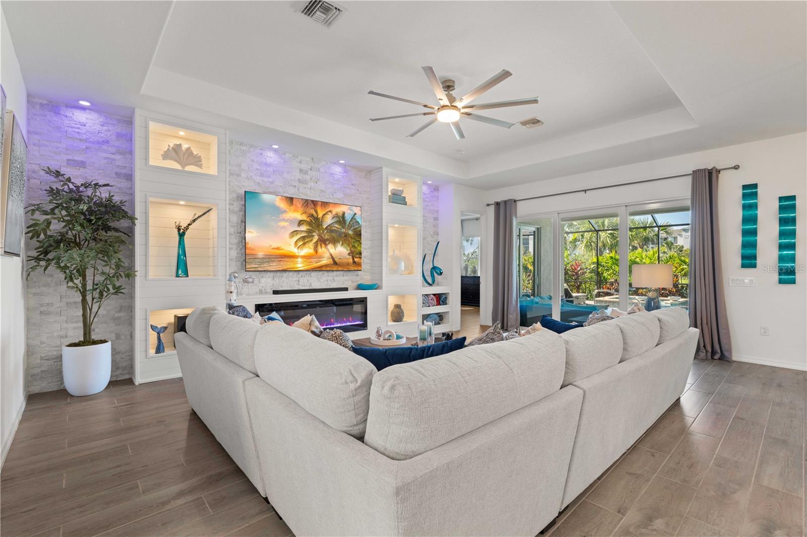 Image 25 of 100 For 25024 Longmeadow Drive