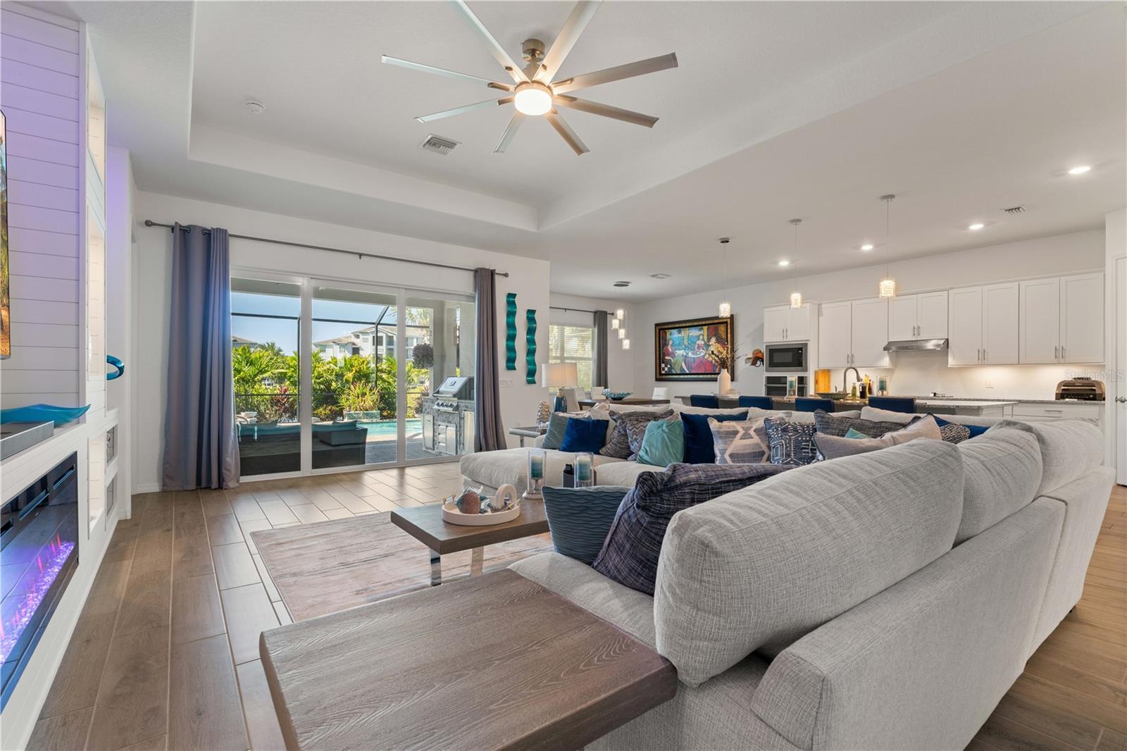 Image 26 of 100 For 25024 Longmeadow Drive