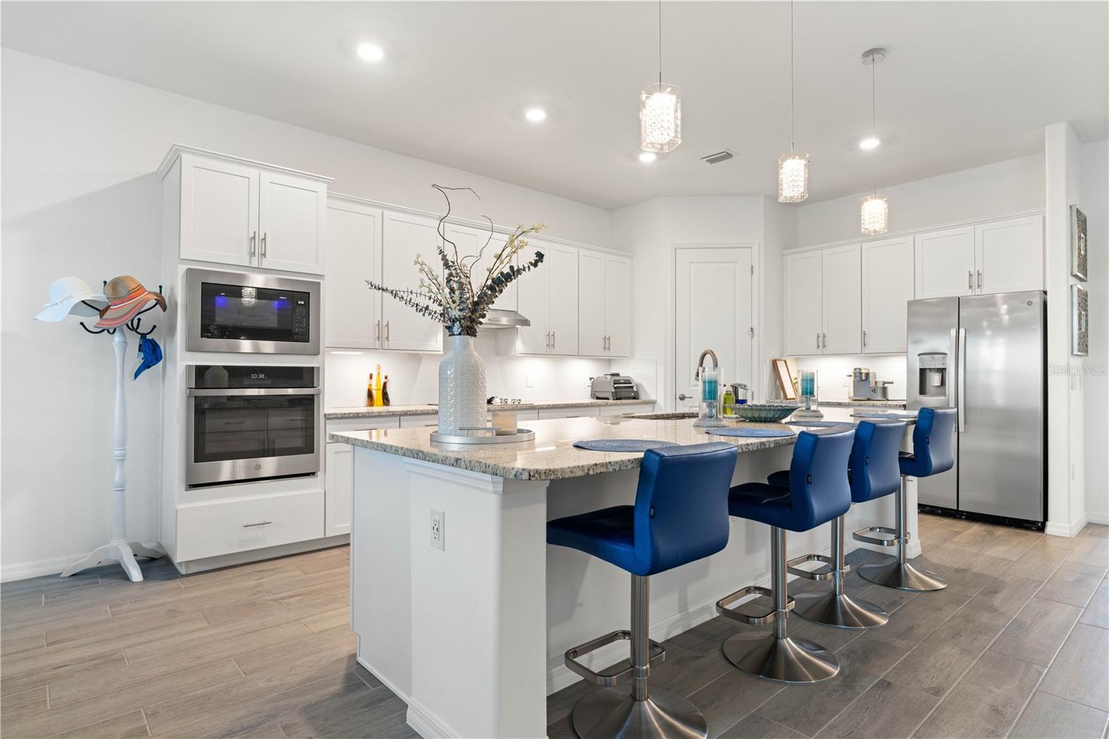 Image 29 of 100 For 25024 Longmeadow Drive