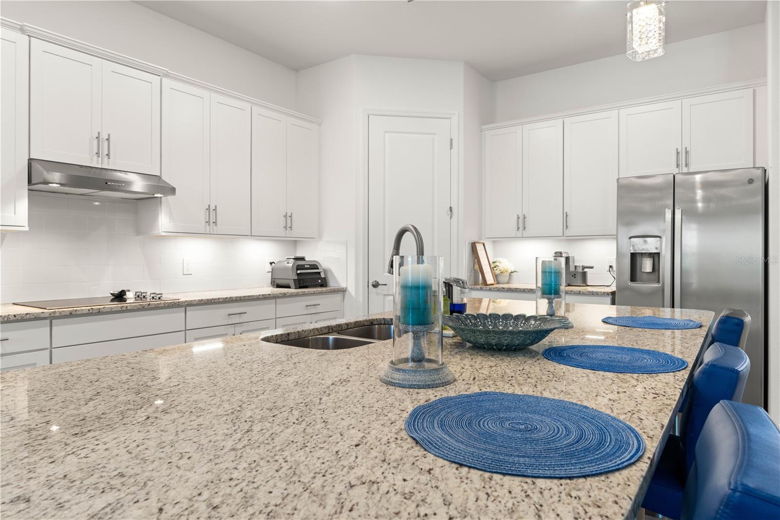 Image 31 of 100 For 25024 Longmeadow Drive