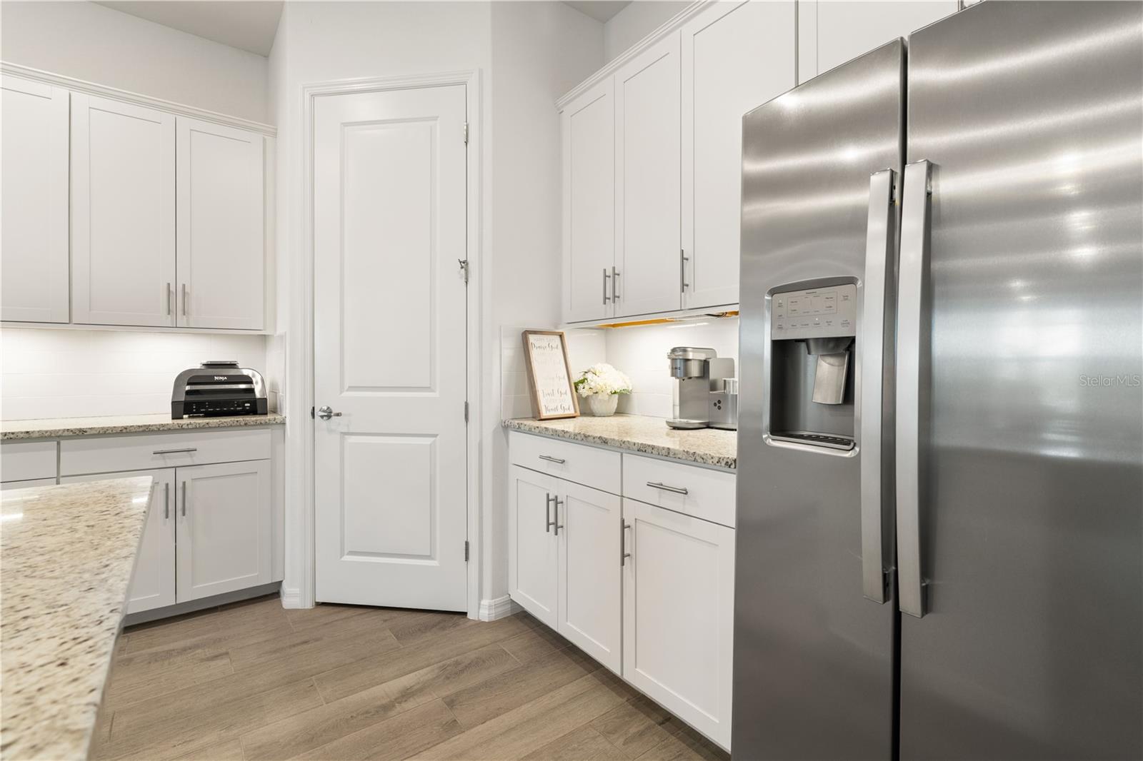 Image 35 of 100 For 25024 Longmeadow Drive