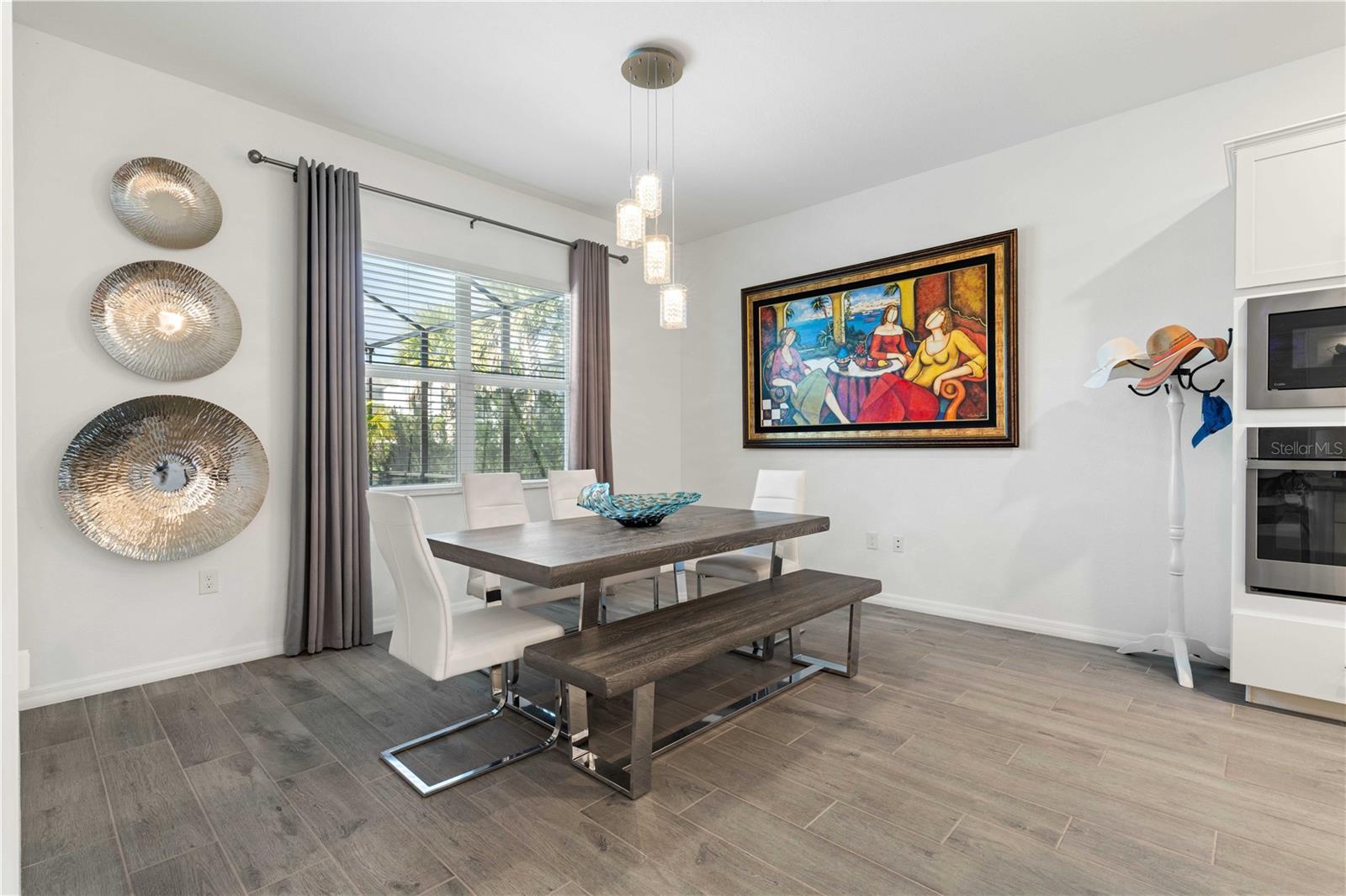 Image 37 of 100 For 25024 Longmeadow Drive