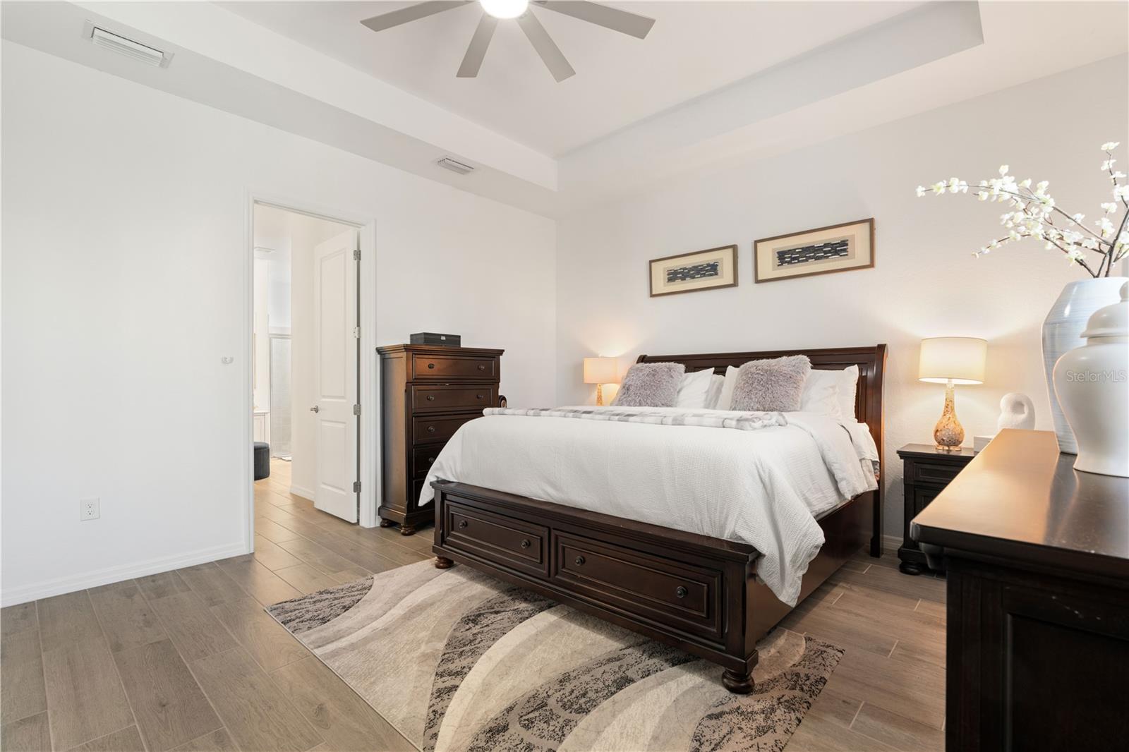 Image 41 of 100 For 25024 Longmeadow Drive