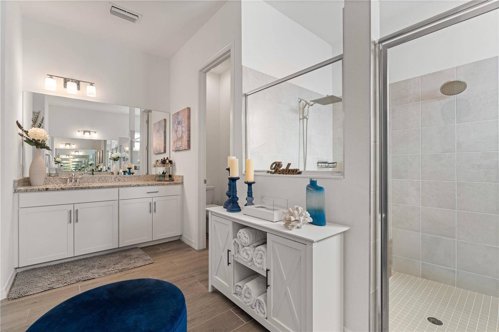 Image 45 of 100 For 25024 Longmeadow Drive