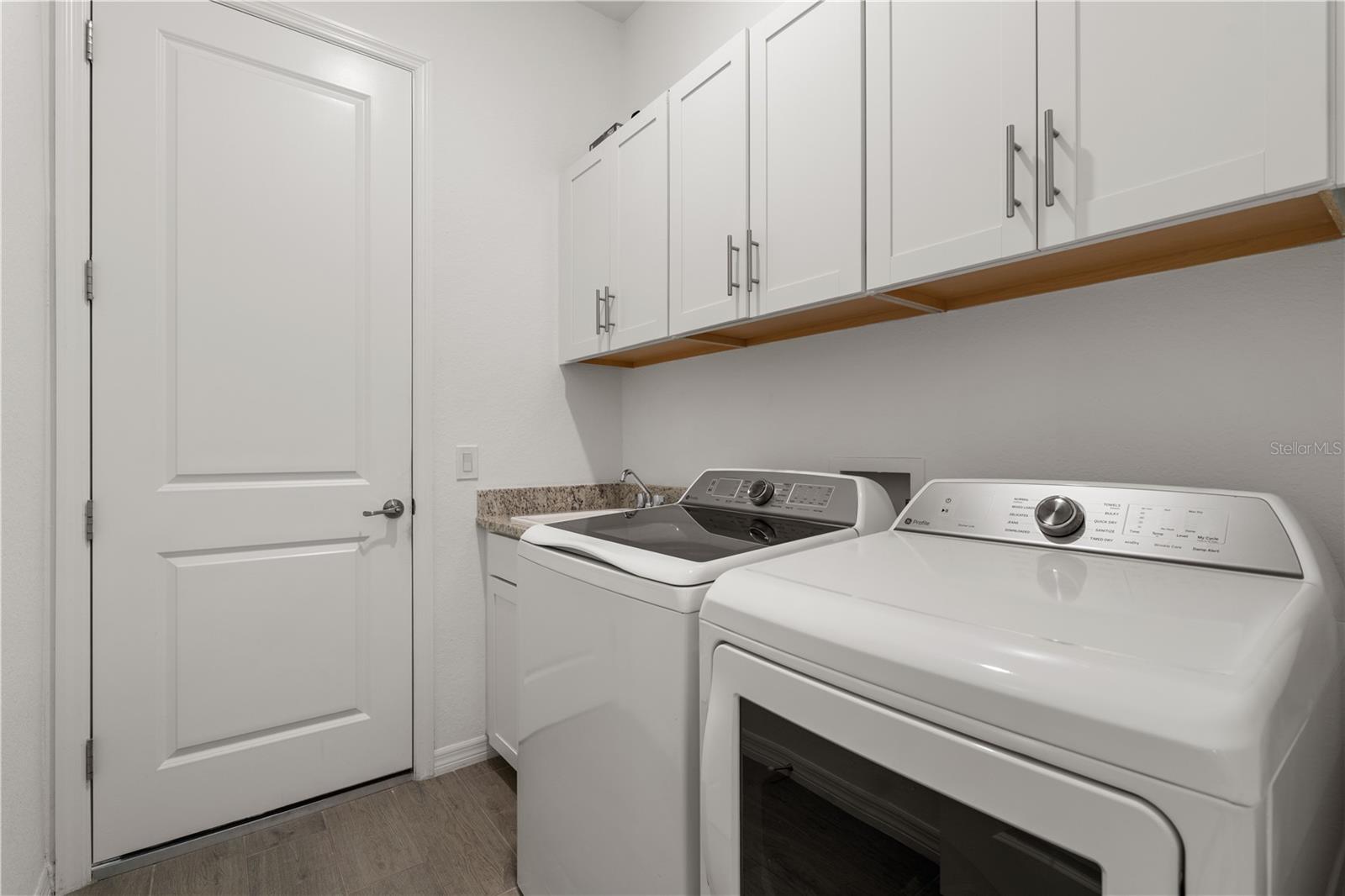 Image 55 of 100 For 25024 Longmeadow Drive