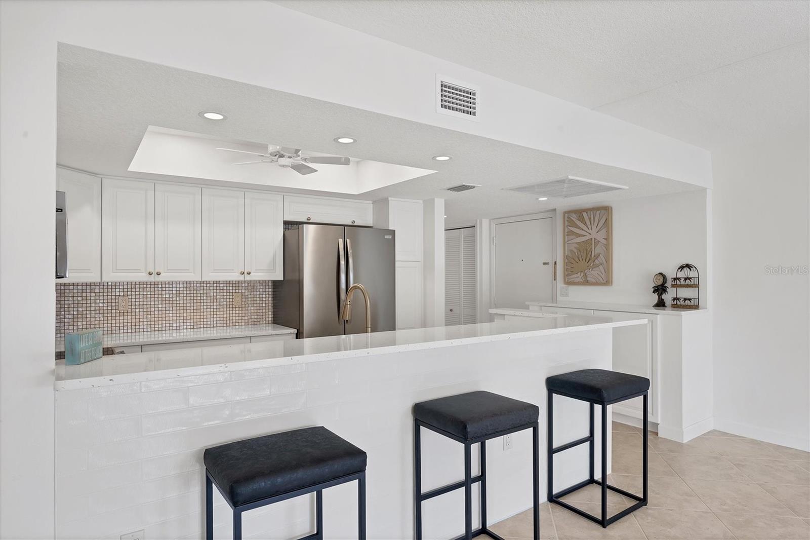 Image 11 of 48 For 2810 Beach Road D205