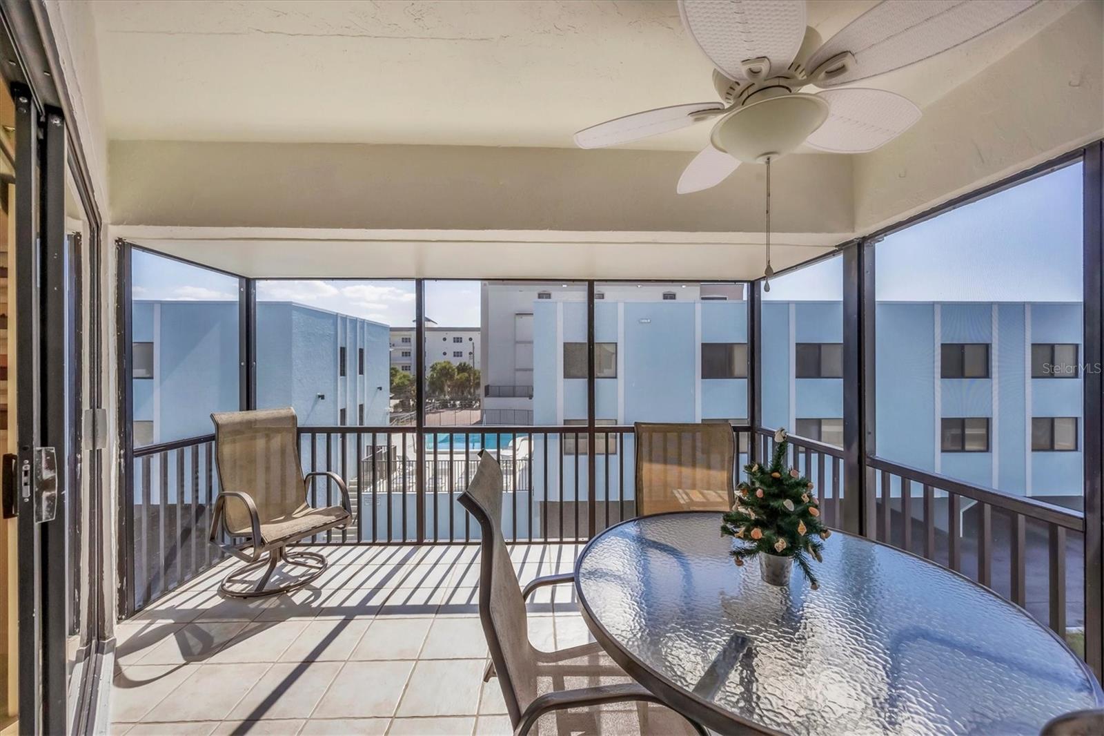 Image 18 of 48 For 2810 Beach Road D205