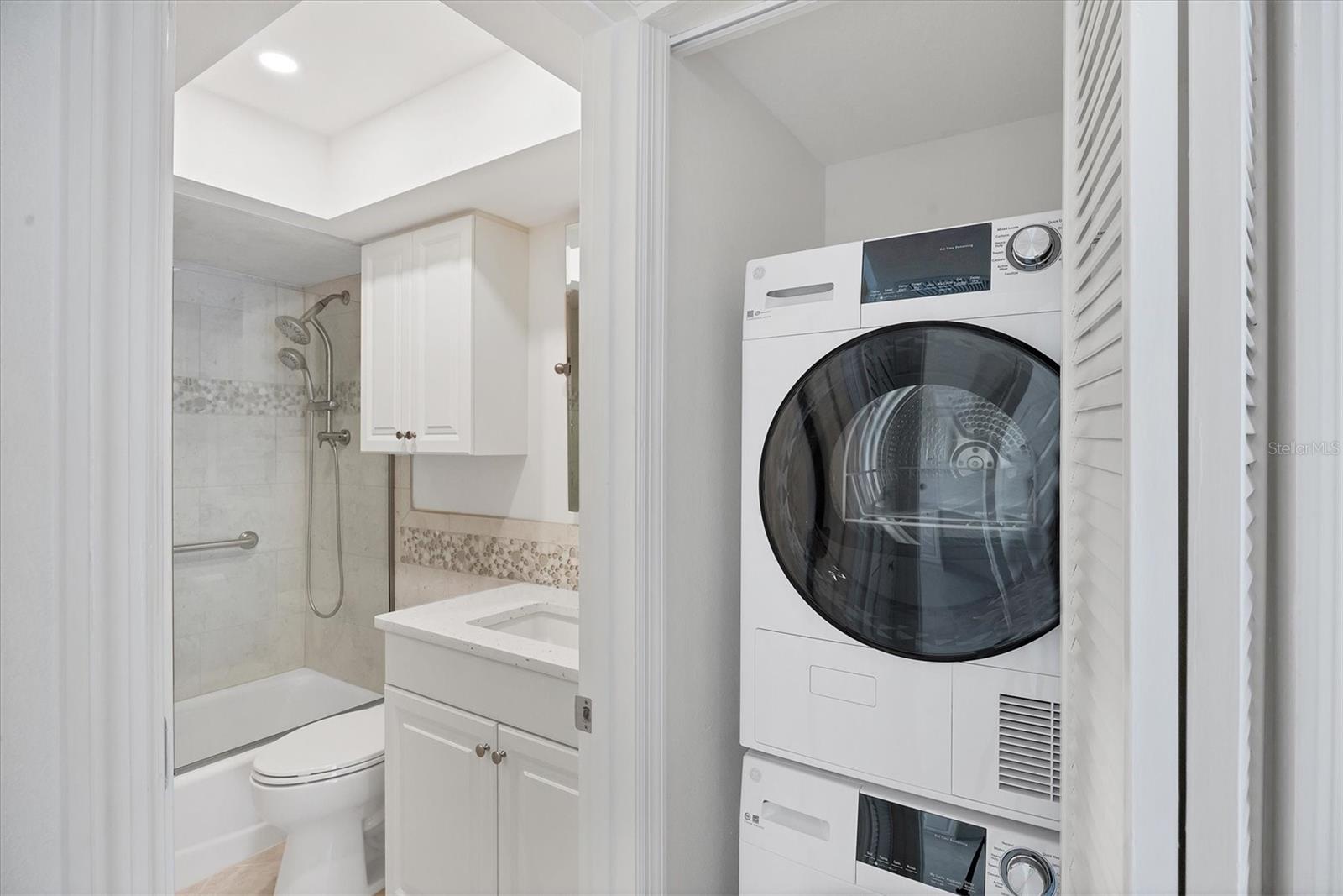 Image 33 of 48 For 2810 Beach Road D205