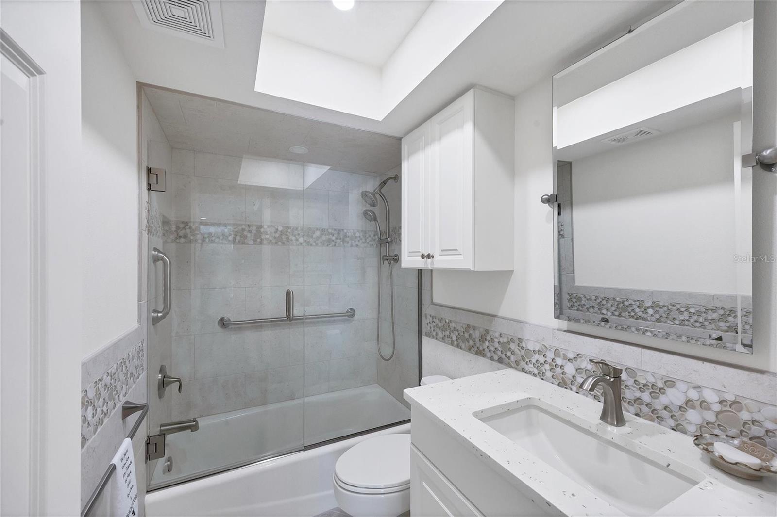 Image 34 of 48 For 2810 Beach Road D205