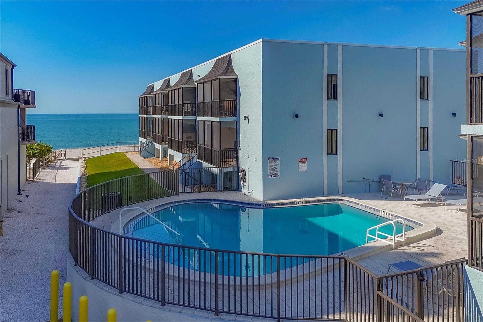 Image 38 of 48 For 2810 Beach Road D205