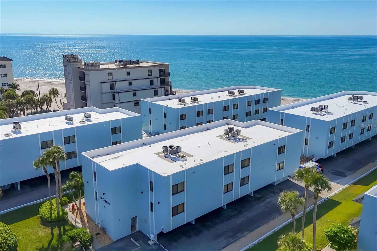 Image 4 of 48 For 2810 Beach Road D205