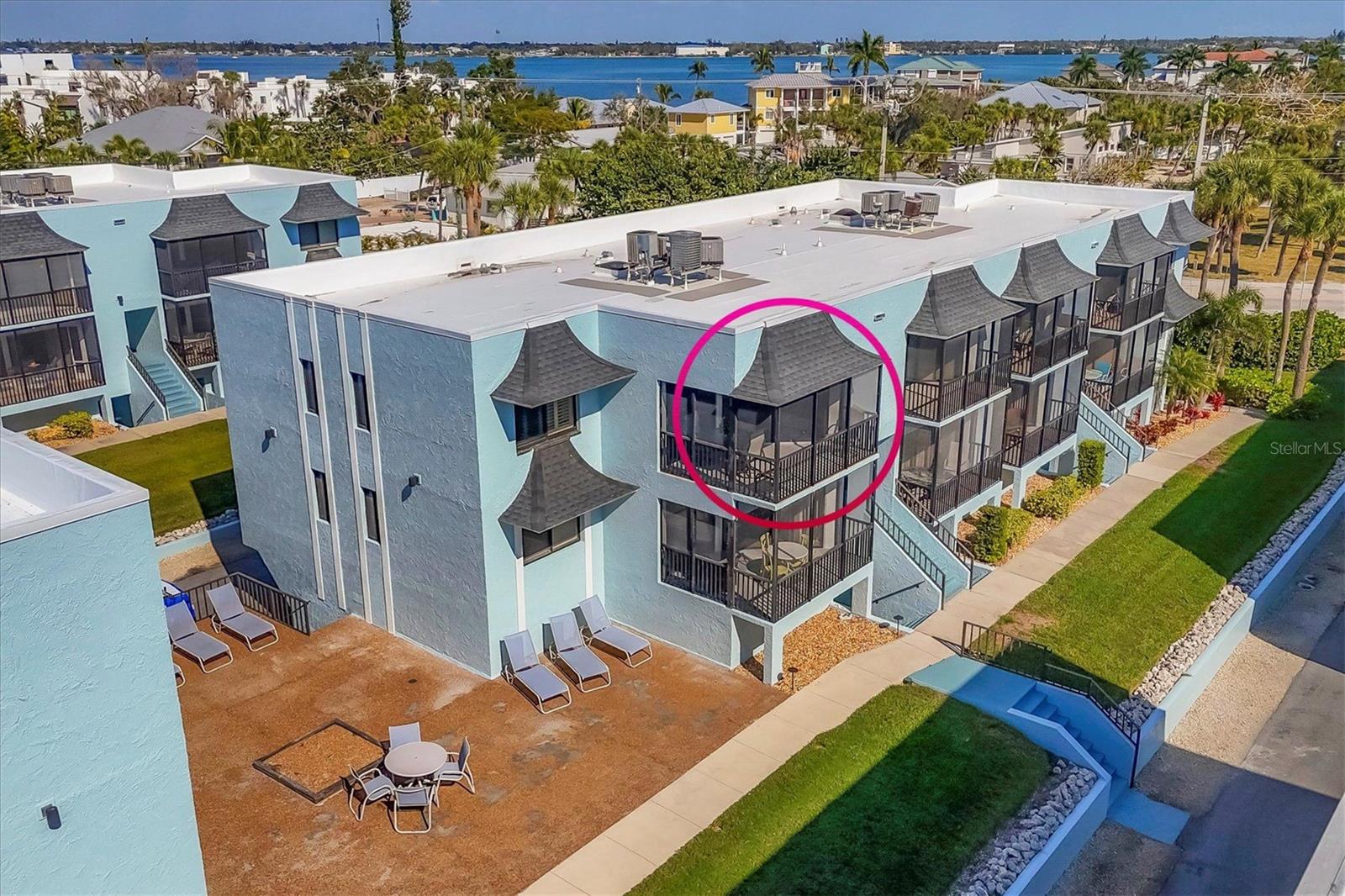 Image 40 of 48 For 2810 Beach Road D205