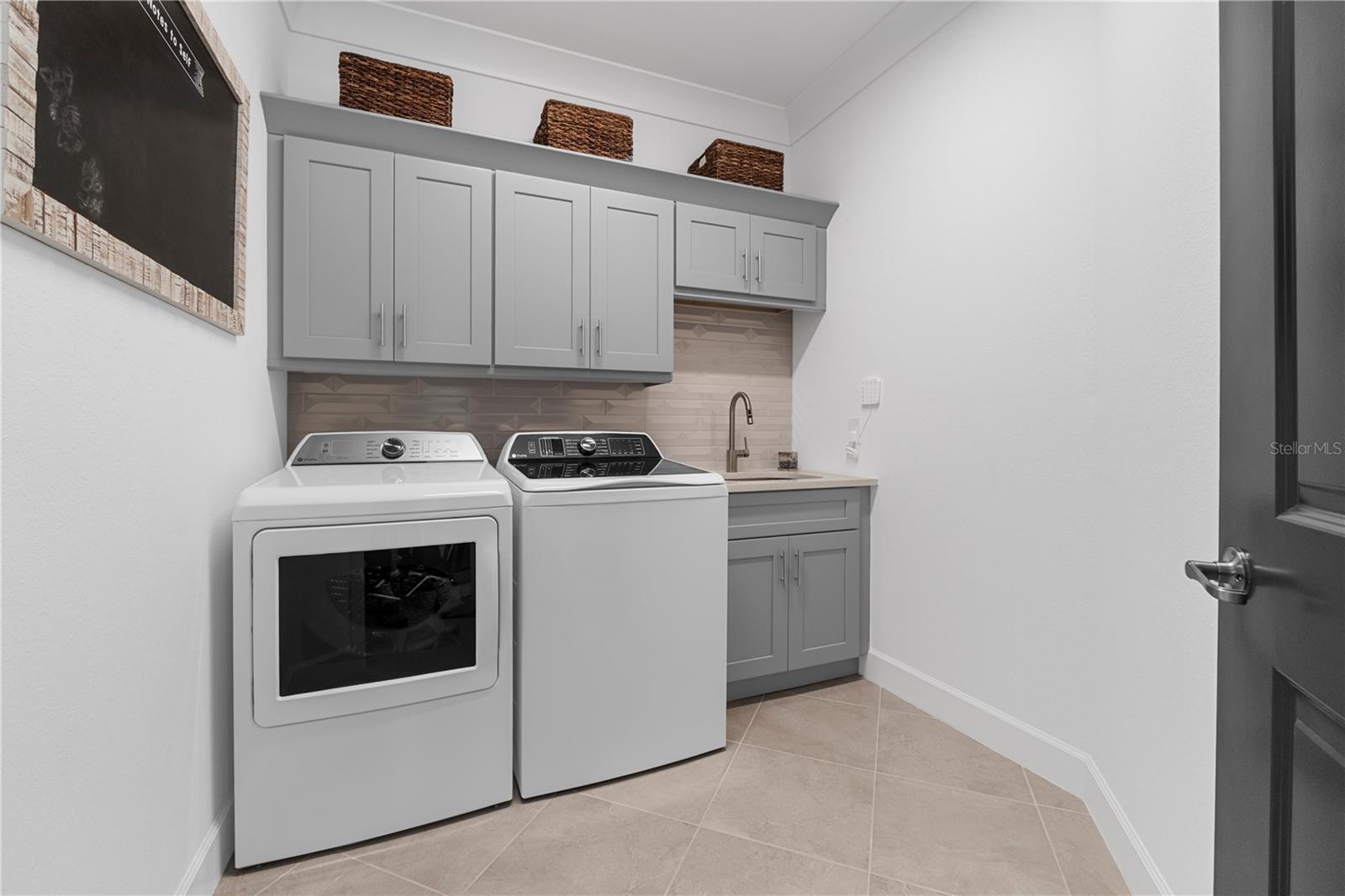 Image 11 of 83 For 16594 Ridgeview Circle 4321