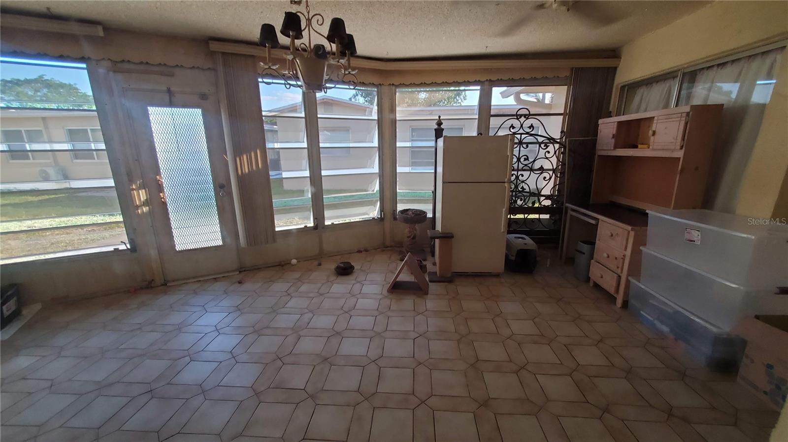 Image 9 of 10 For 950 49th Street