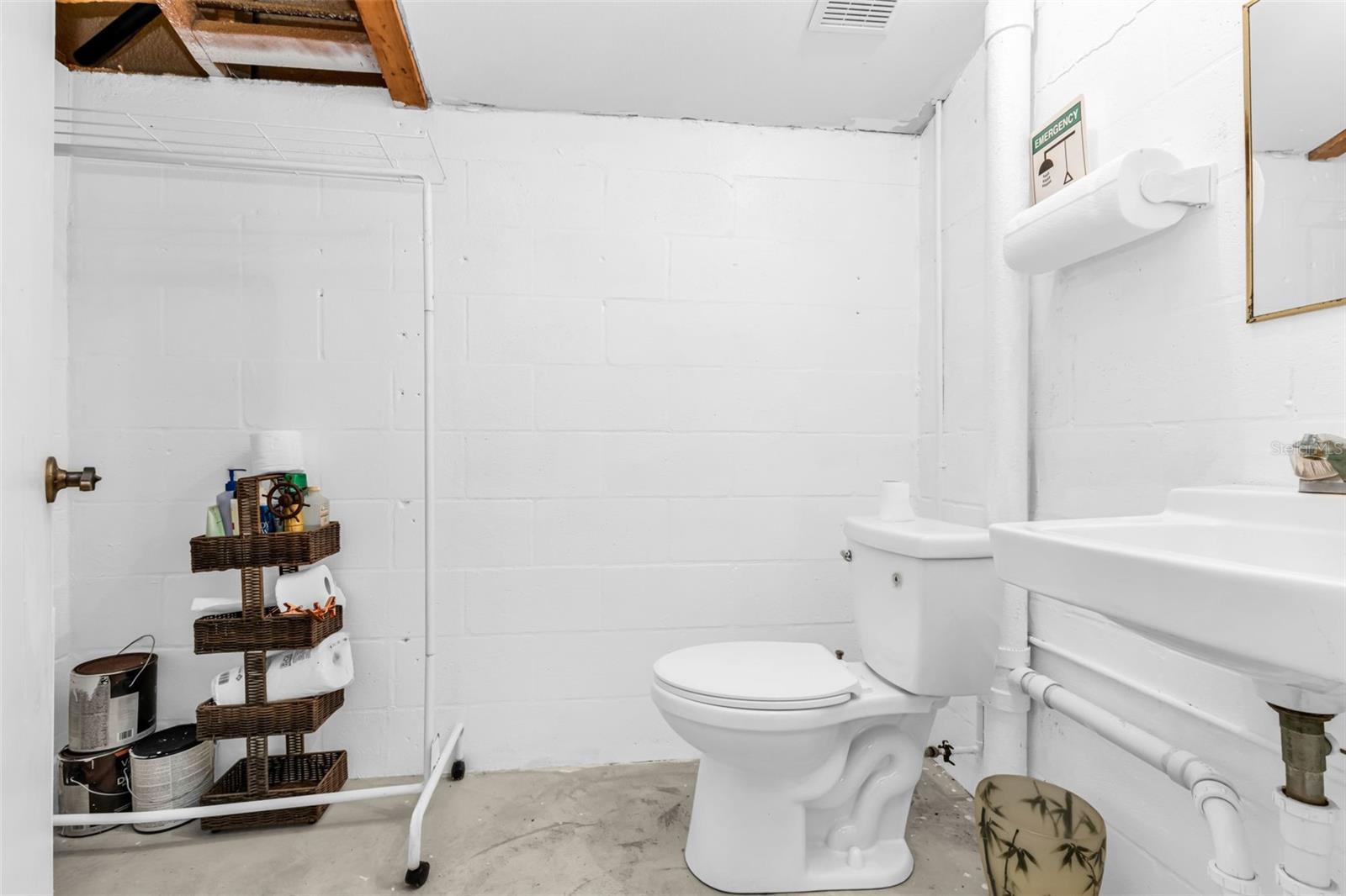 Image 9 of 60 For 27039 Rushmore Avenue