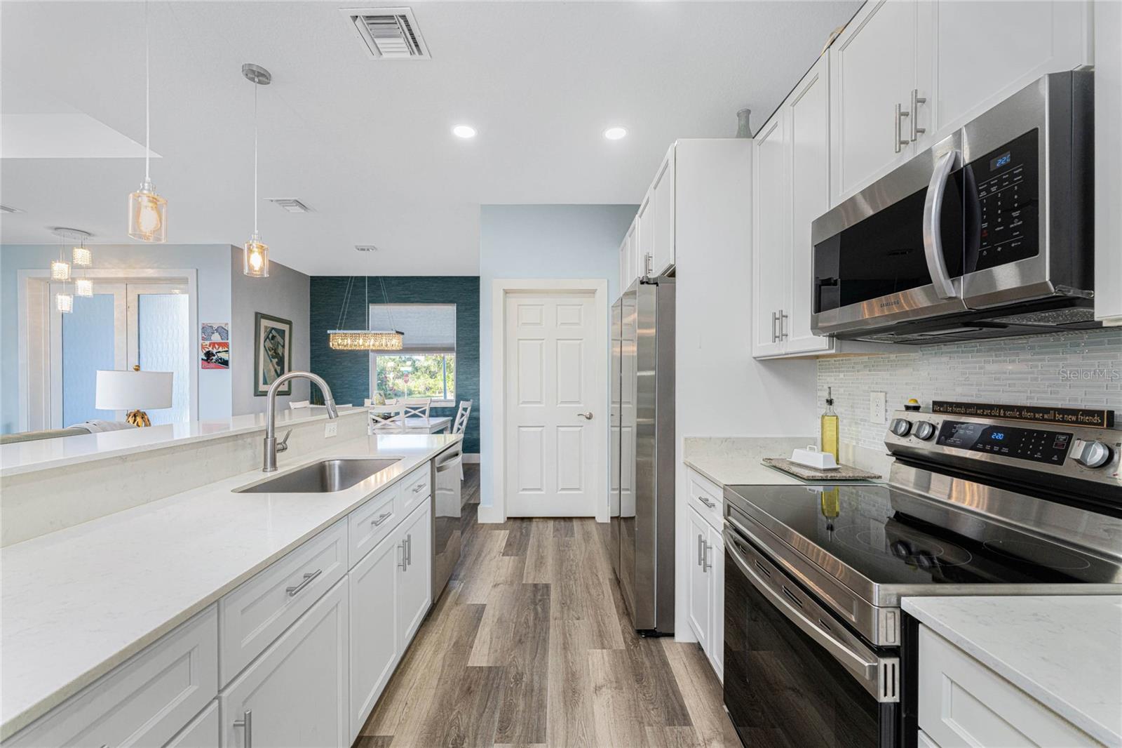 Image 15 of 76 For 23387 Cedarton Avenue