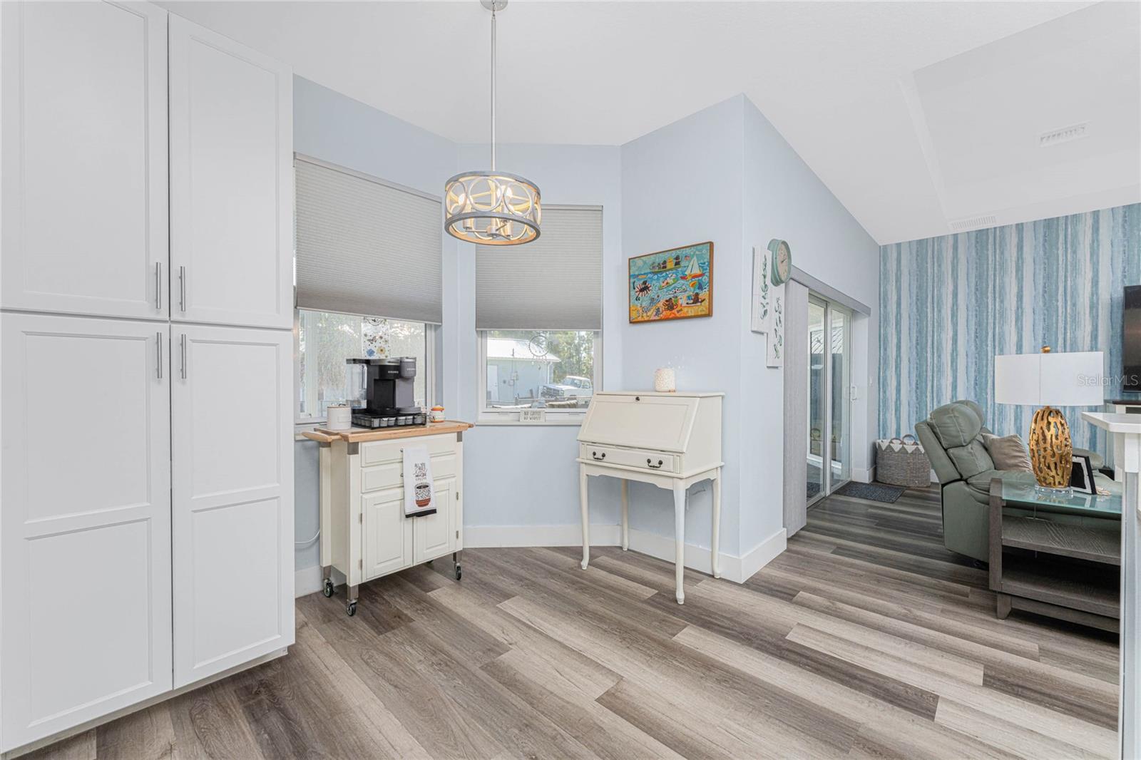 Image 17 of 76 For 23387 Cedarton Avenue