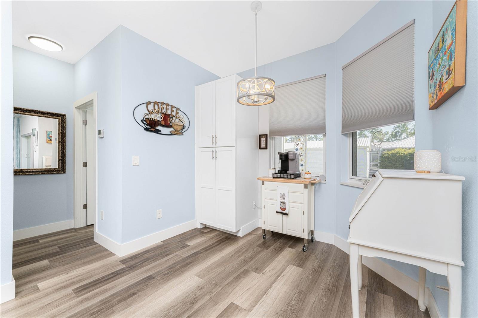 Image 18 of 76 For 23387 Cedarton Avenue