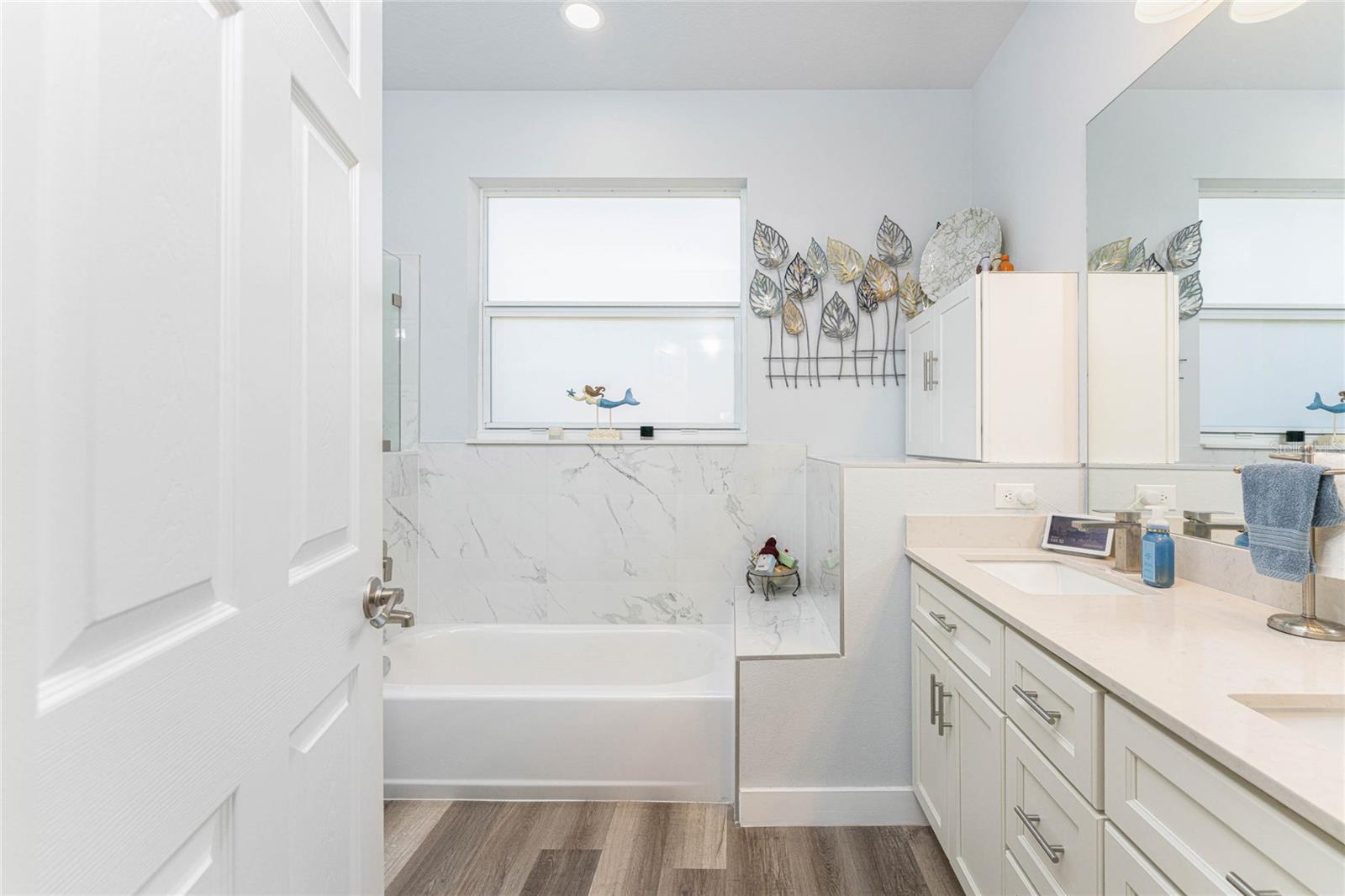 Image 25 of 76 For 23387 Cedarton Avenue