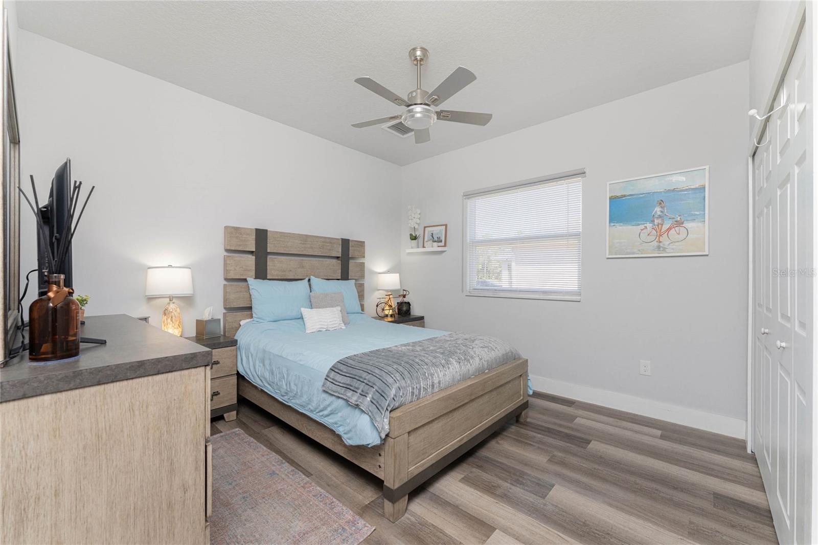 Image 29 of 76 For 23387 Cedarton Avenue