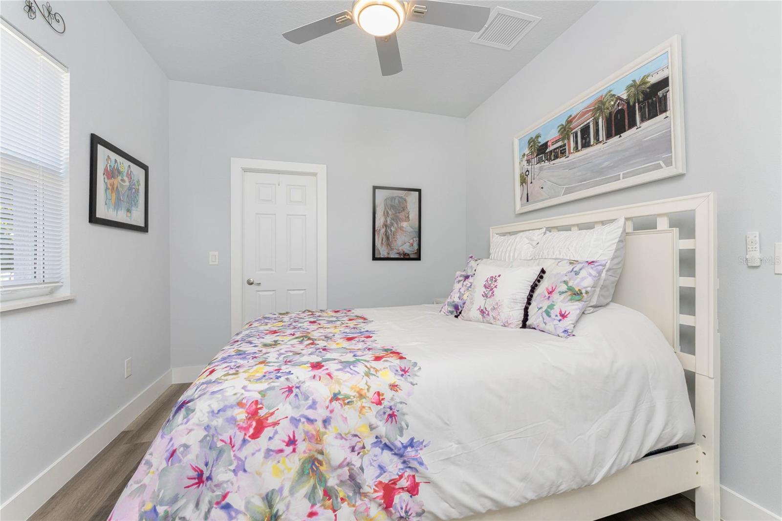 Image 34 of 76 For 23387 Cedarton Avenue