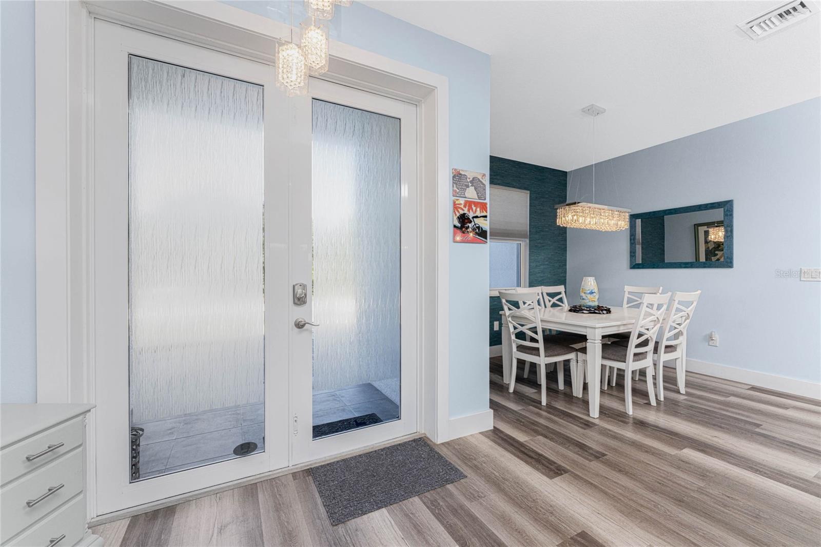 Image 4 of 76 For 23387 Cedarton Avenue