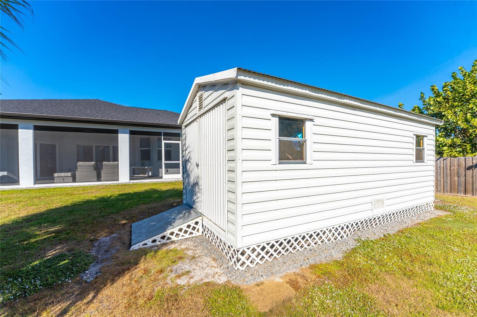 Image 53 of 76 For 23387 Cedarton Avenue