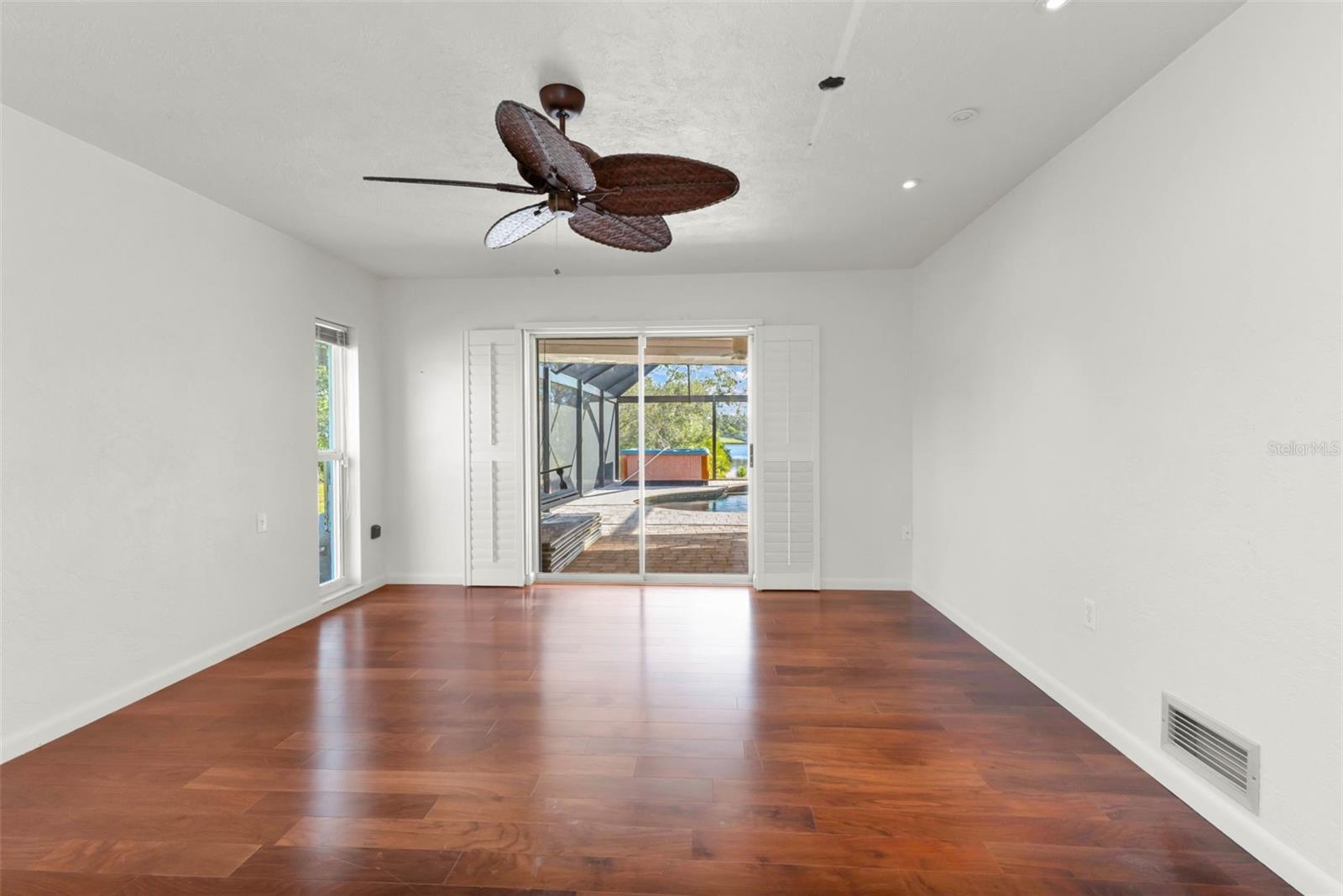 Image 15 of 59 For 2421 Belle Road