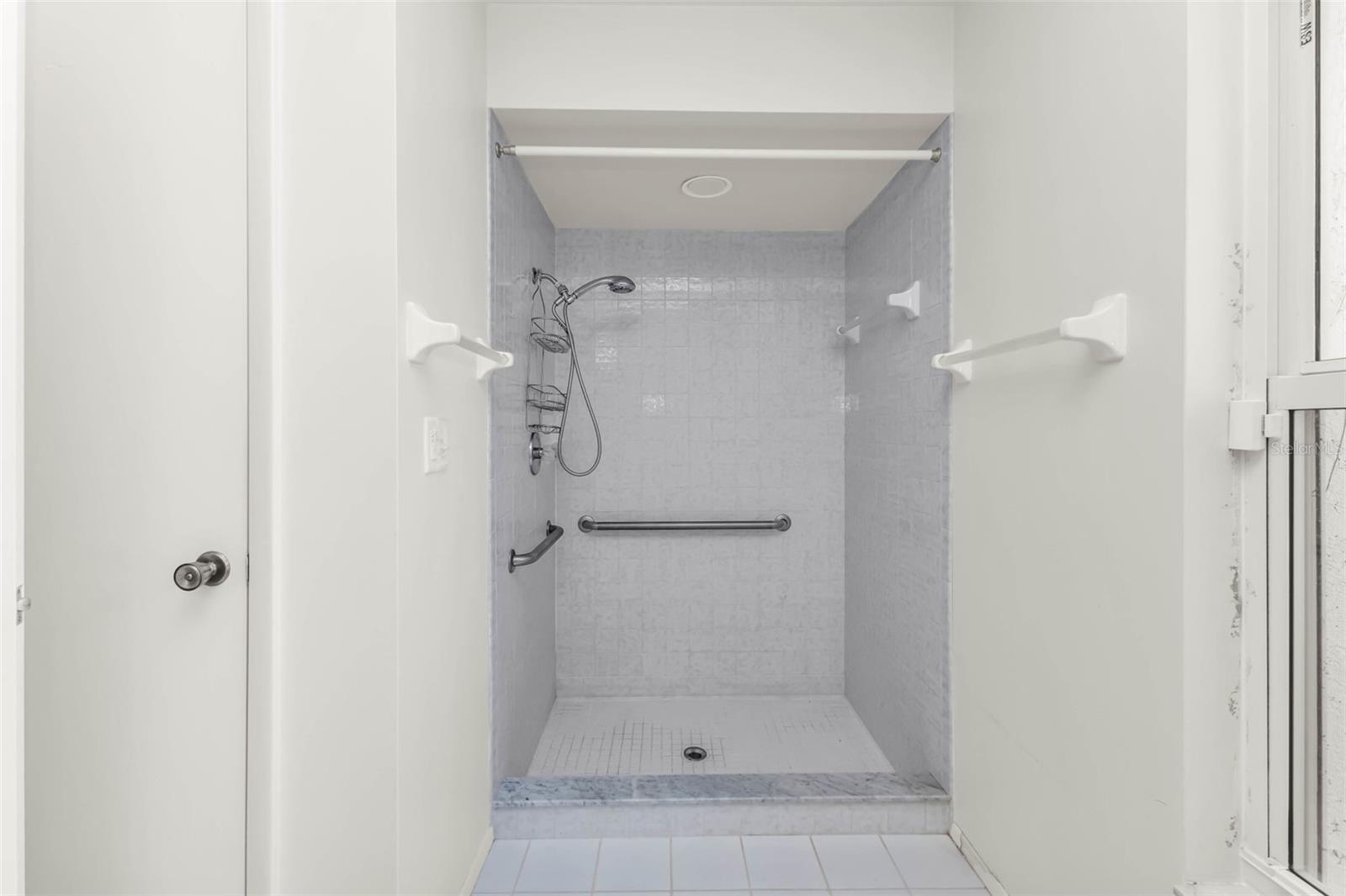 Image 19 of 59 For 2421 Belle Road